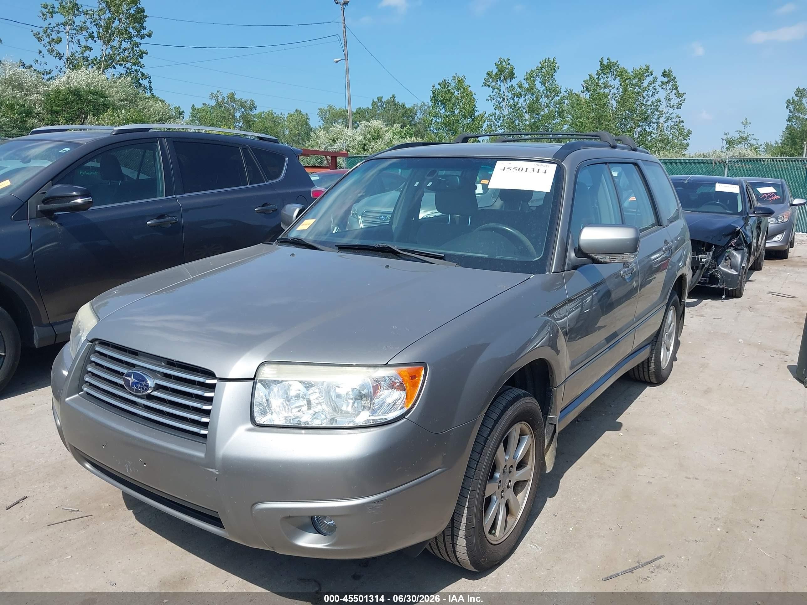 2006 Subaru Forester 2.5x Silver vin: JF1SG65666H709794