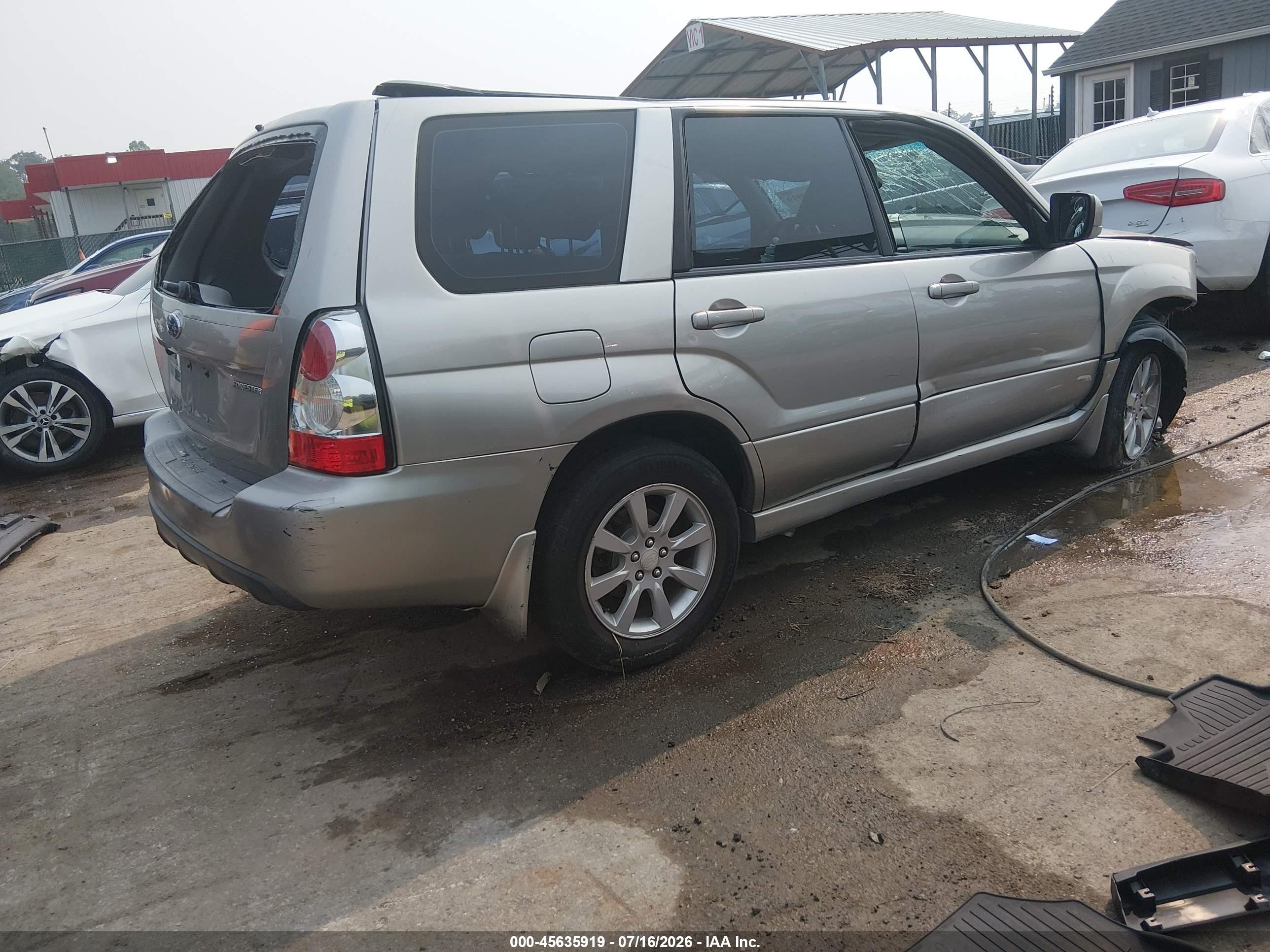 2006 Subaru Forester 2.5x Silver vin: JF1SG65666H721752