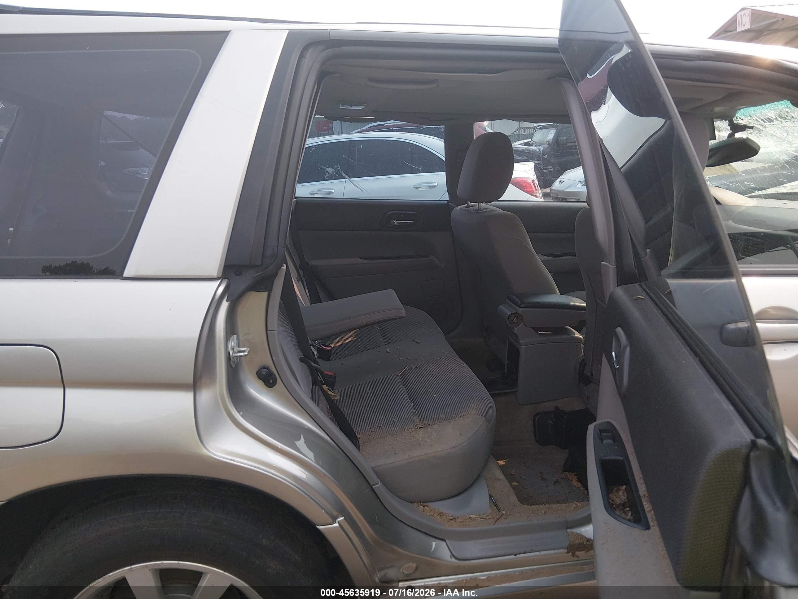 2006 Subaru Forester 2.5x Silver vin: JF1SG65666H721752