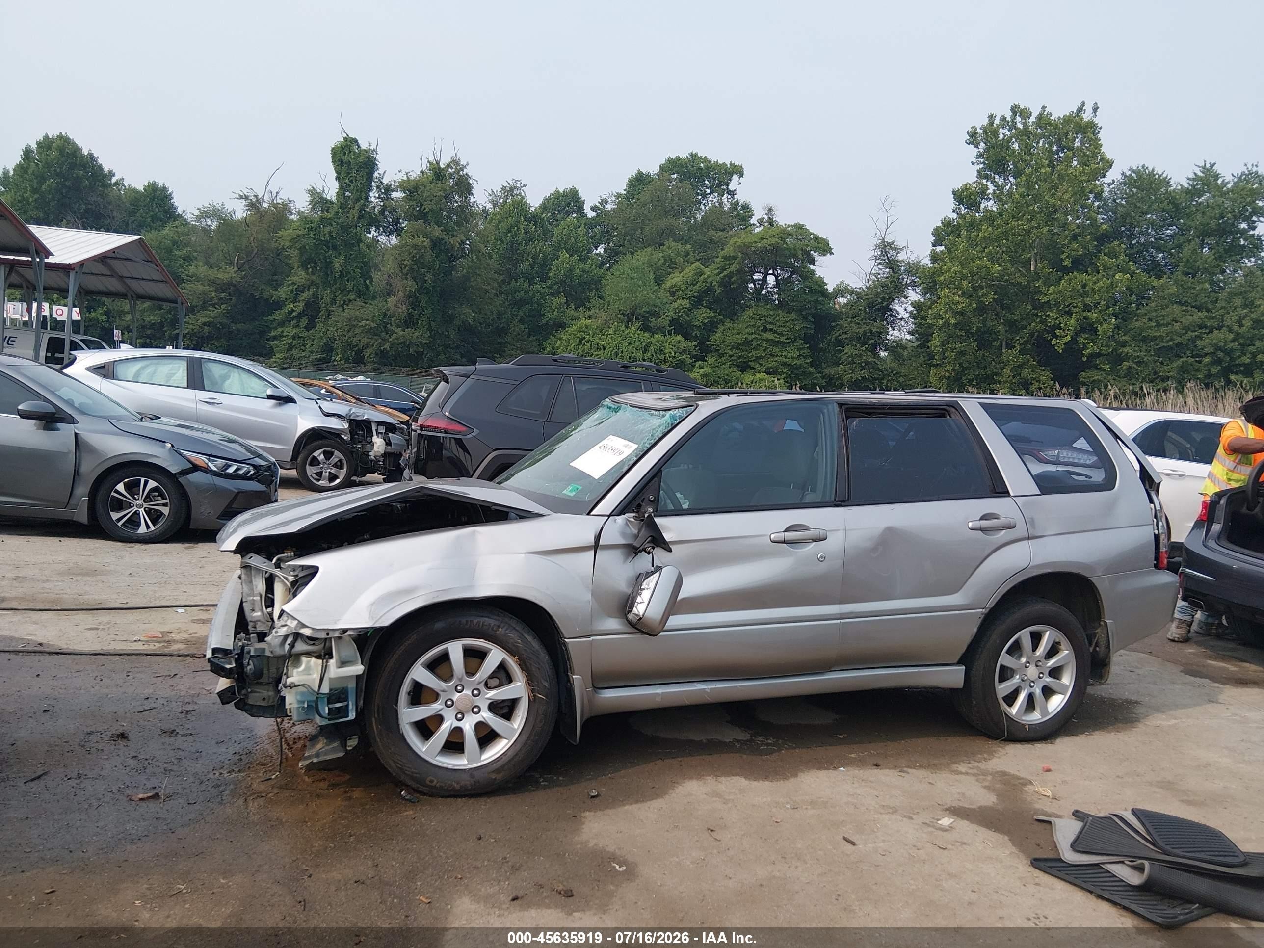 2006 Subaru Forester 2.5x Silver vin: JF1SG65666H721752