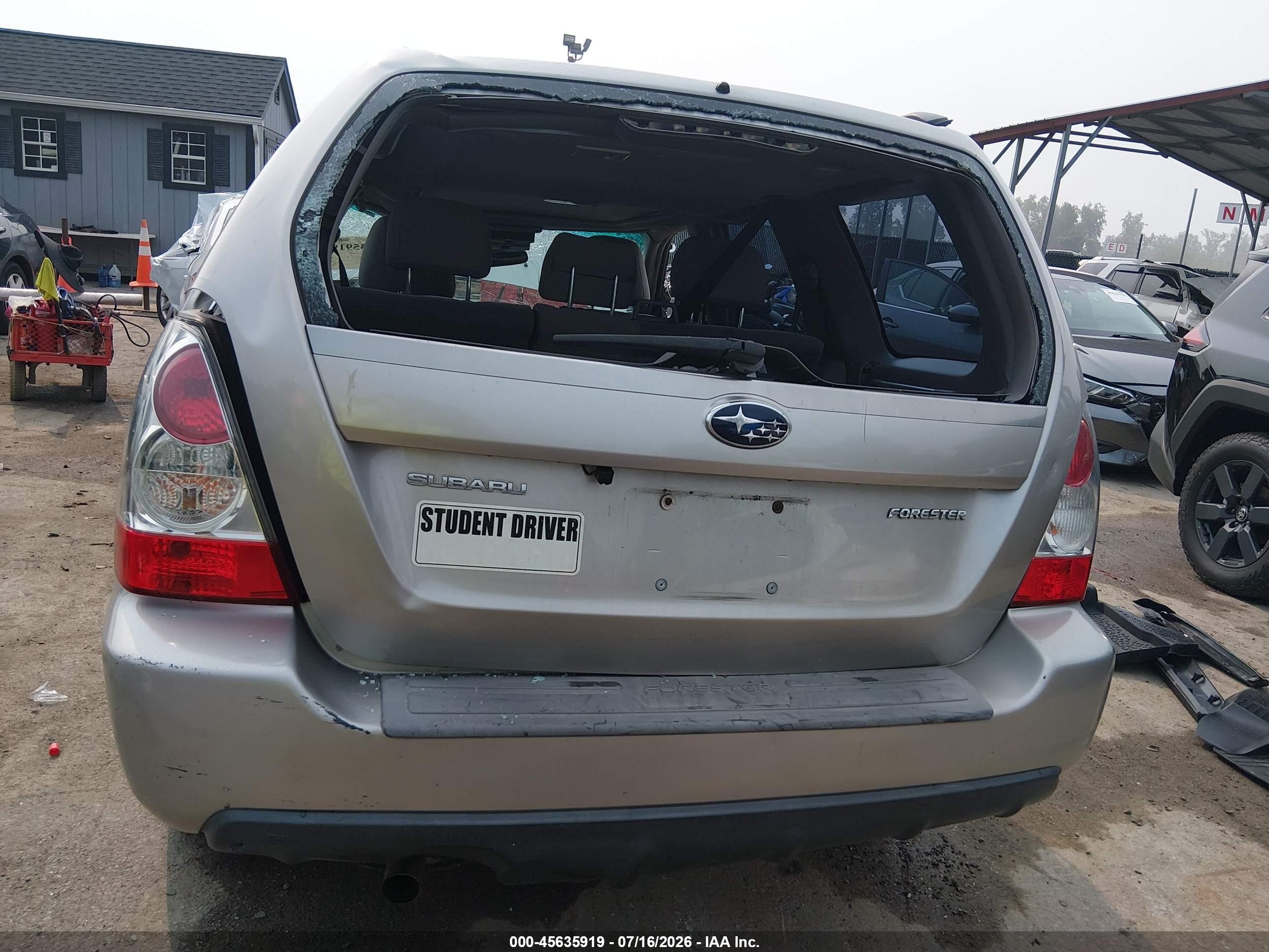 2006 Subaru Forester 2.5x Silver vin: JF1SG65666H721752