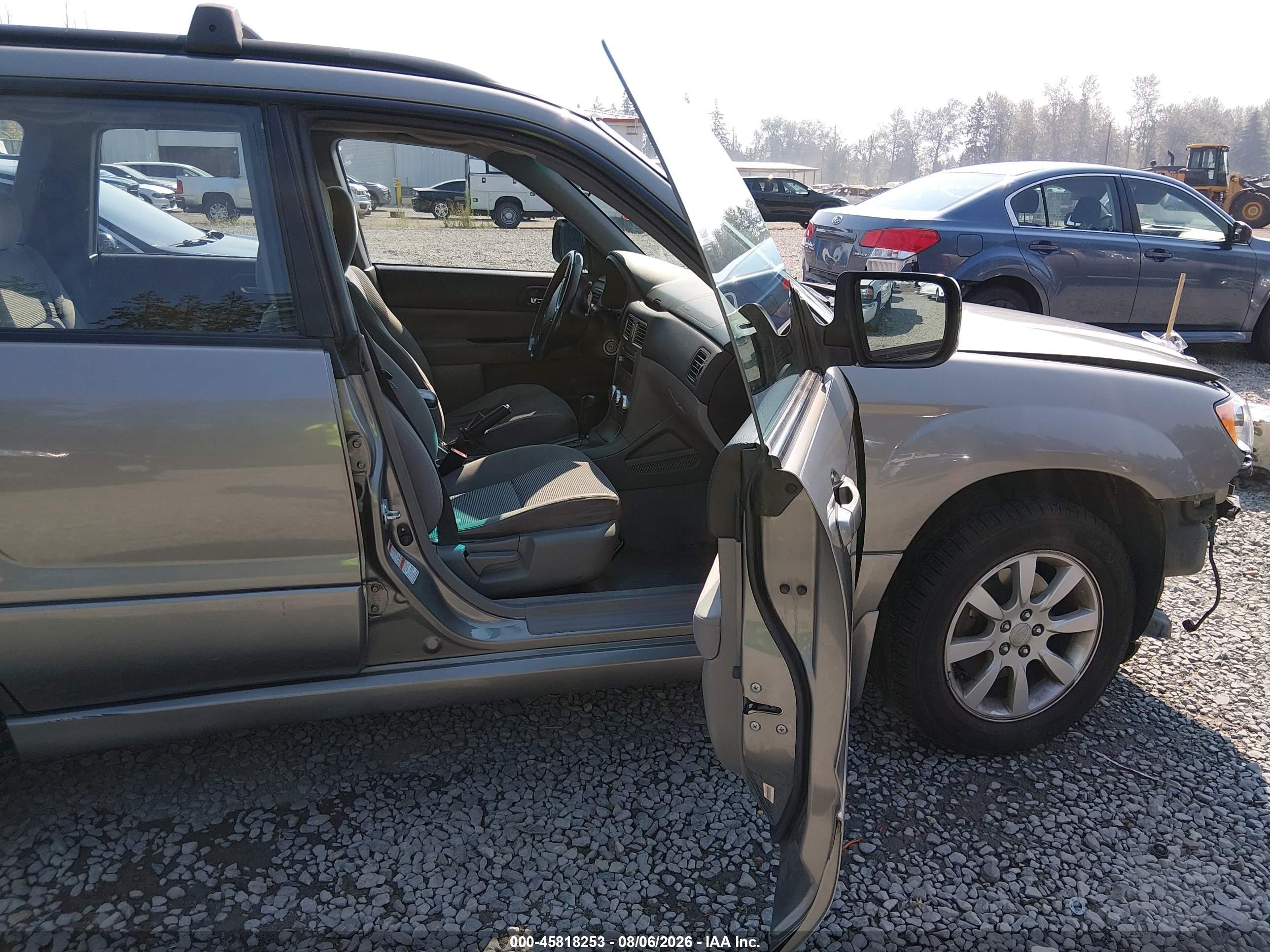 2006 Subaru Forester 2.5x Silver vin: JF1SG65666H722089