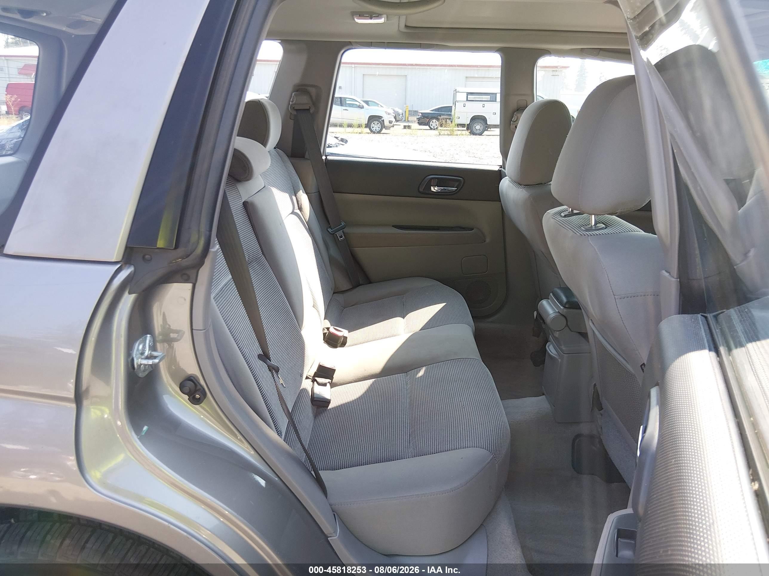 2006 Subaru Forester 2.5x Silver vin: JF1SG65666H722089