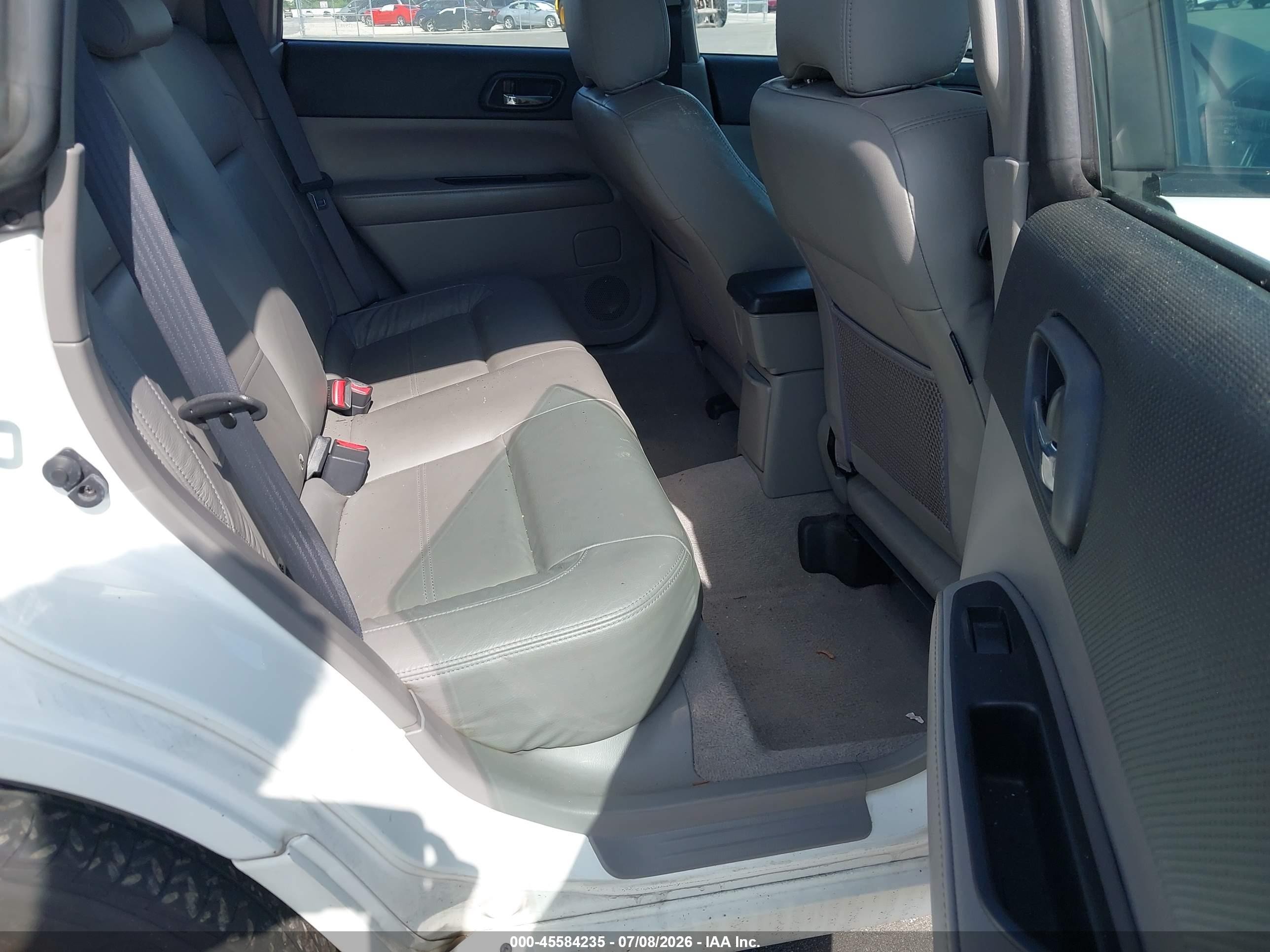 2004 Subaru Forester 2.5xs White vin: JF1SG65674H759830