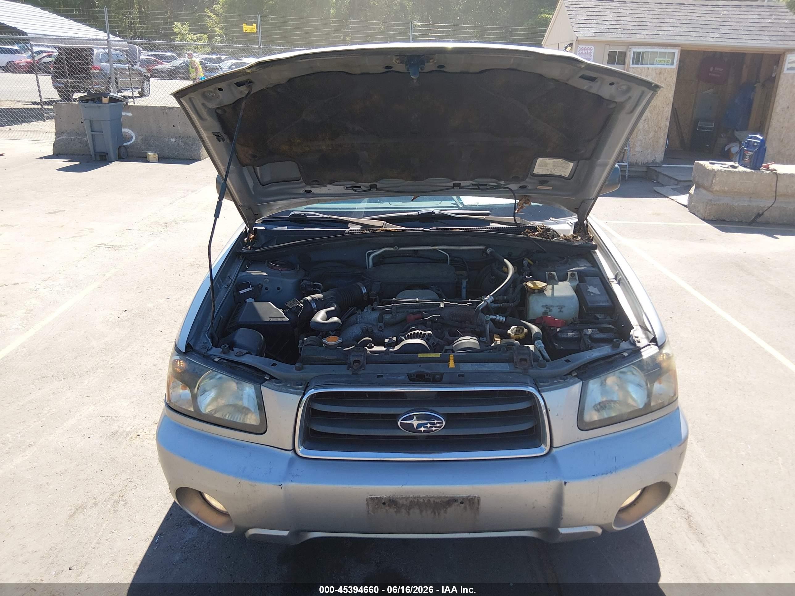 2005 Subaru Forester 2.5xs Silver vin: JF1SG65675G703197
