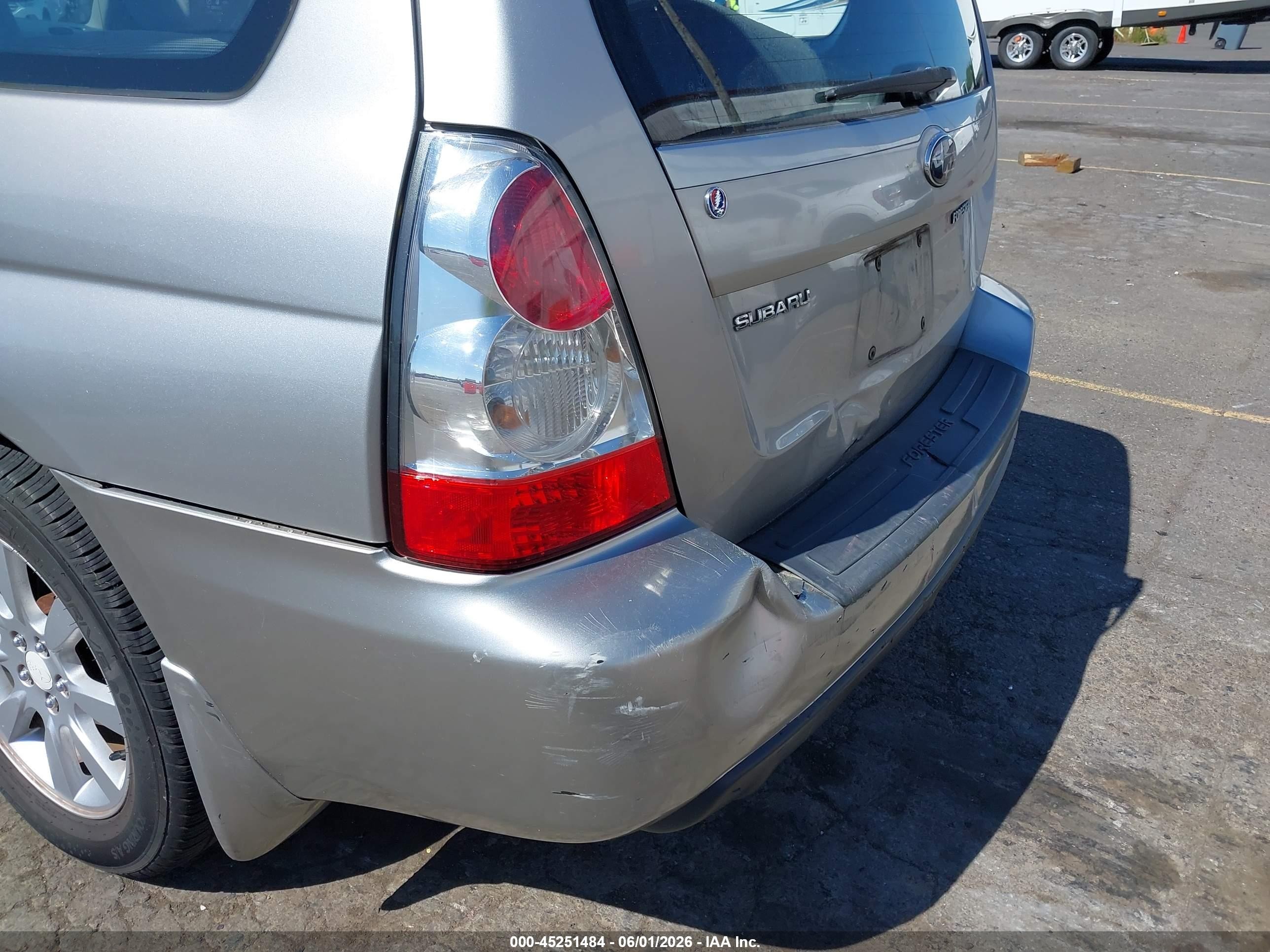 2007 Subaru Forester 2.5x Gray vin: JF1SG65677H710874