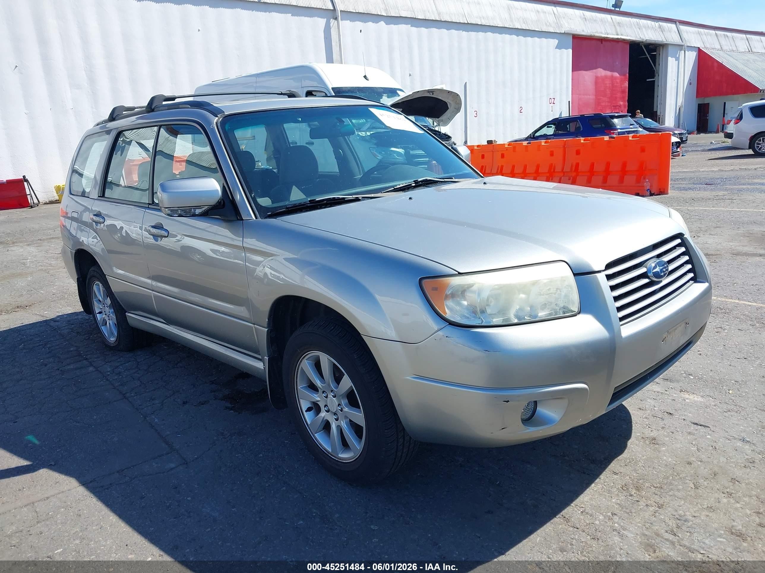 2007 Subaru Forester 2.5x Gray vin: JF1SG65677H710874
