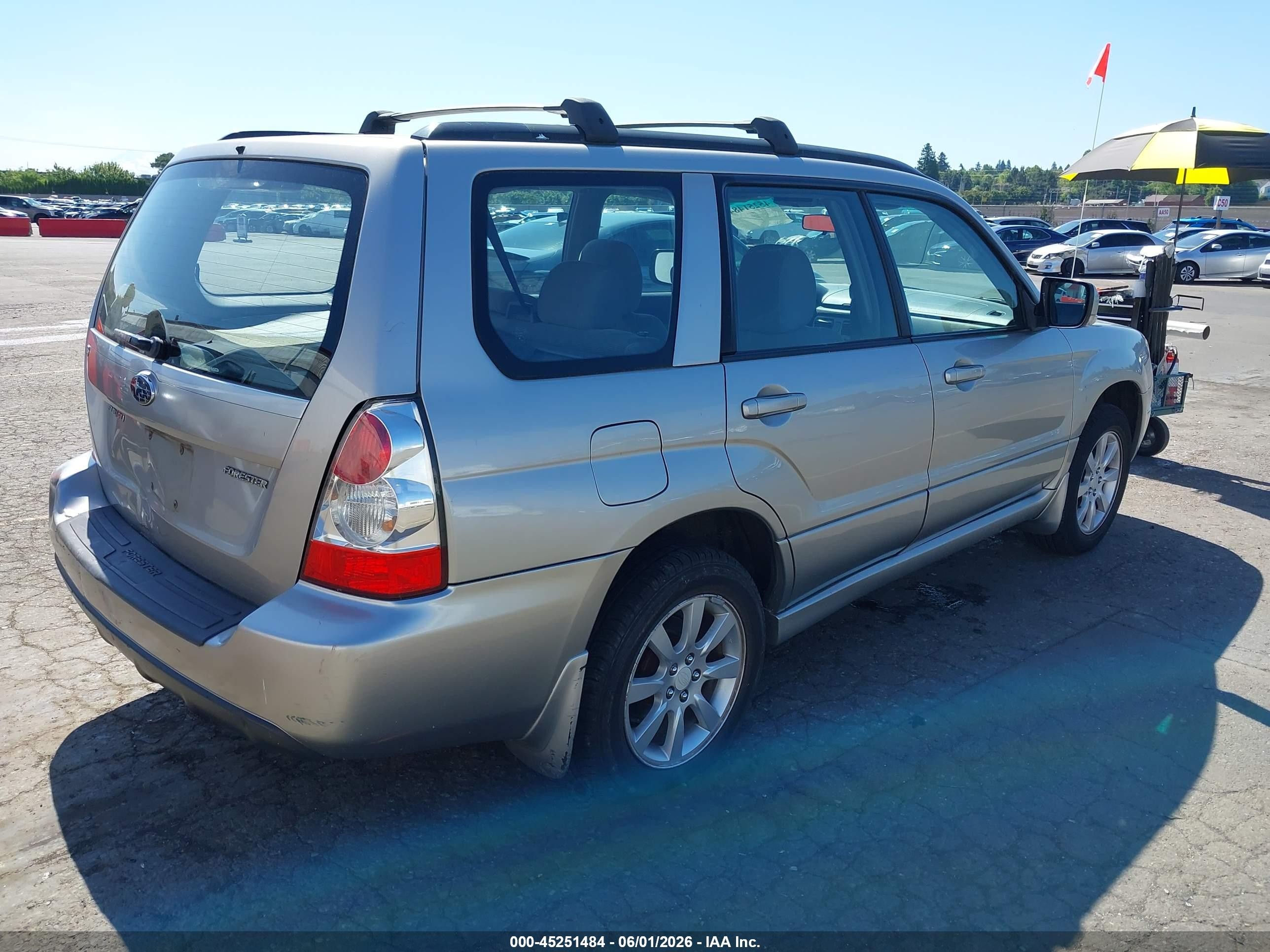 2007 Subaru Forester 2.5x Gray vin: JF1SG65677H710874