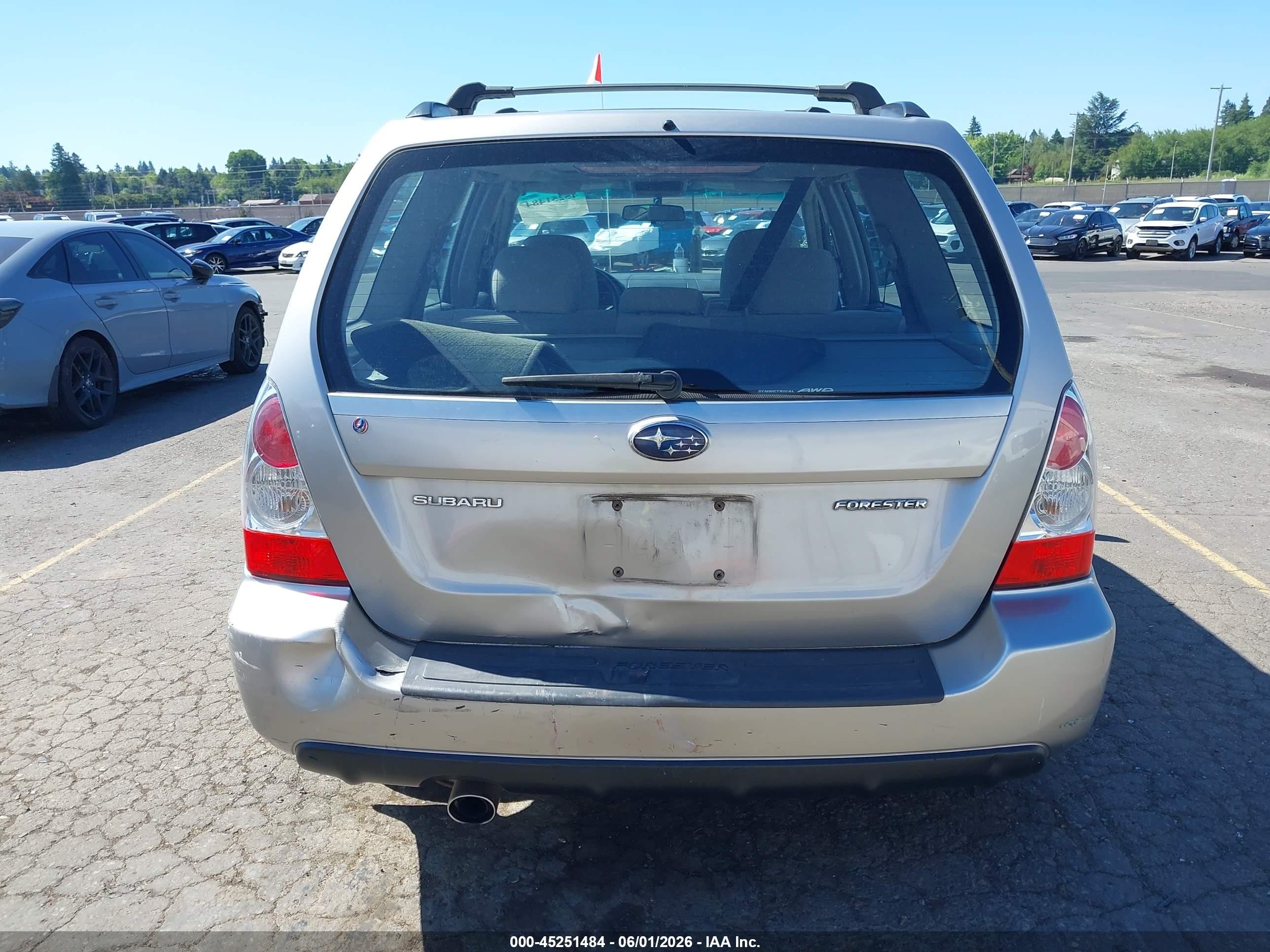 2007 Subaru Forester 2.5x Gray vin: JF1SG65677H710874