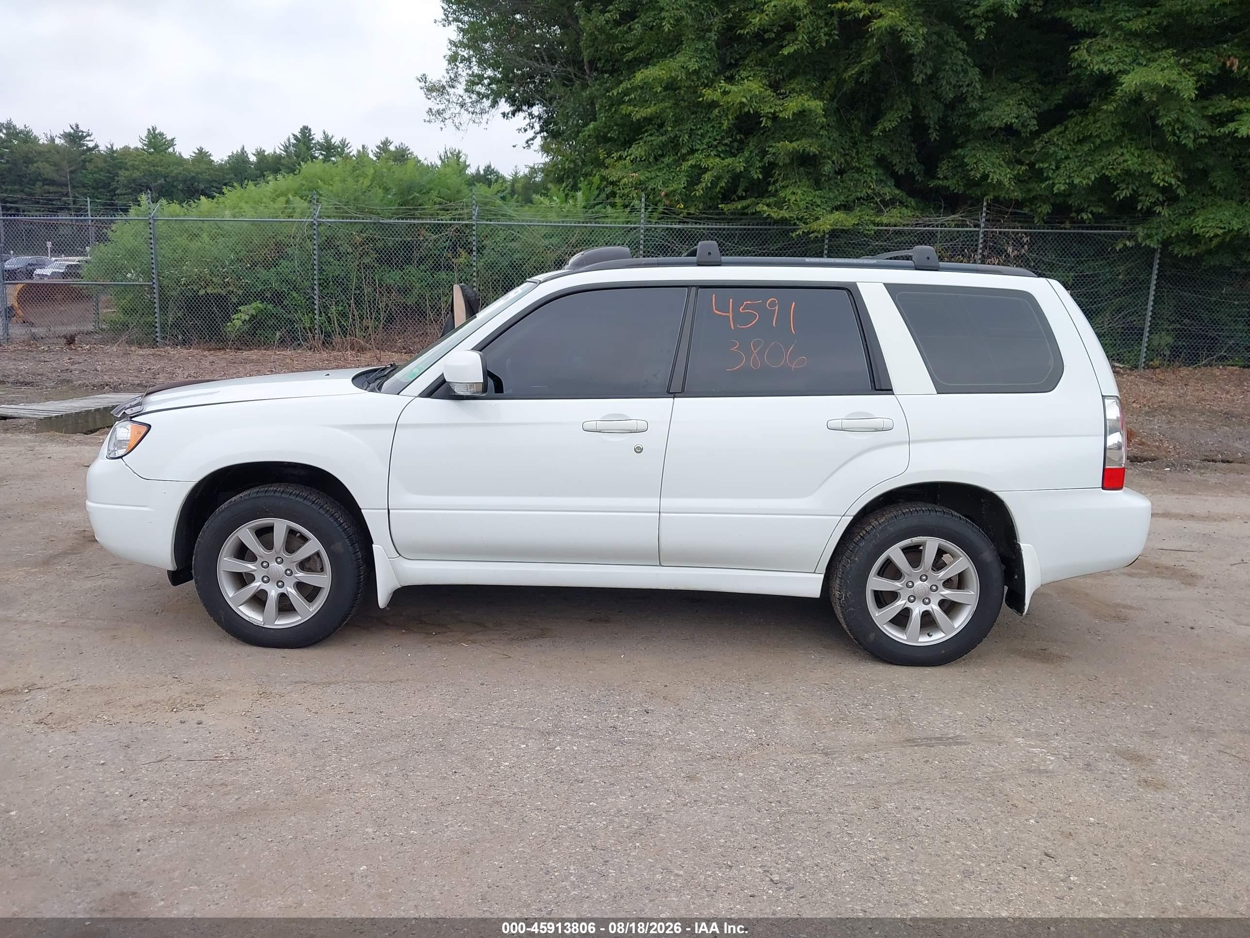 2008 Subaru Forester 2.5x White vin: JF1SG65678G707304