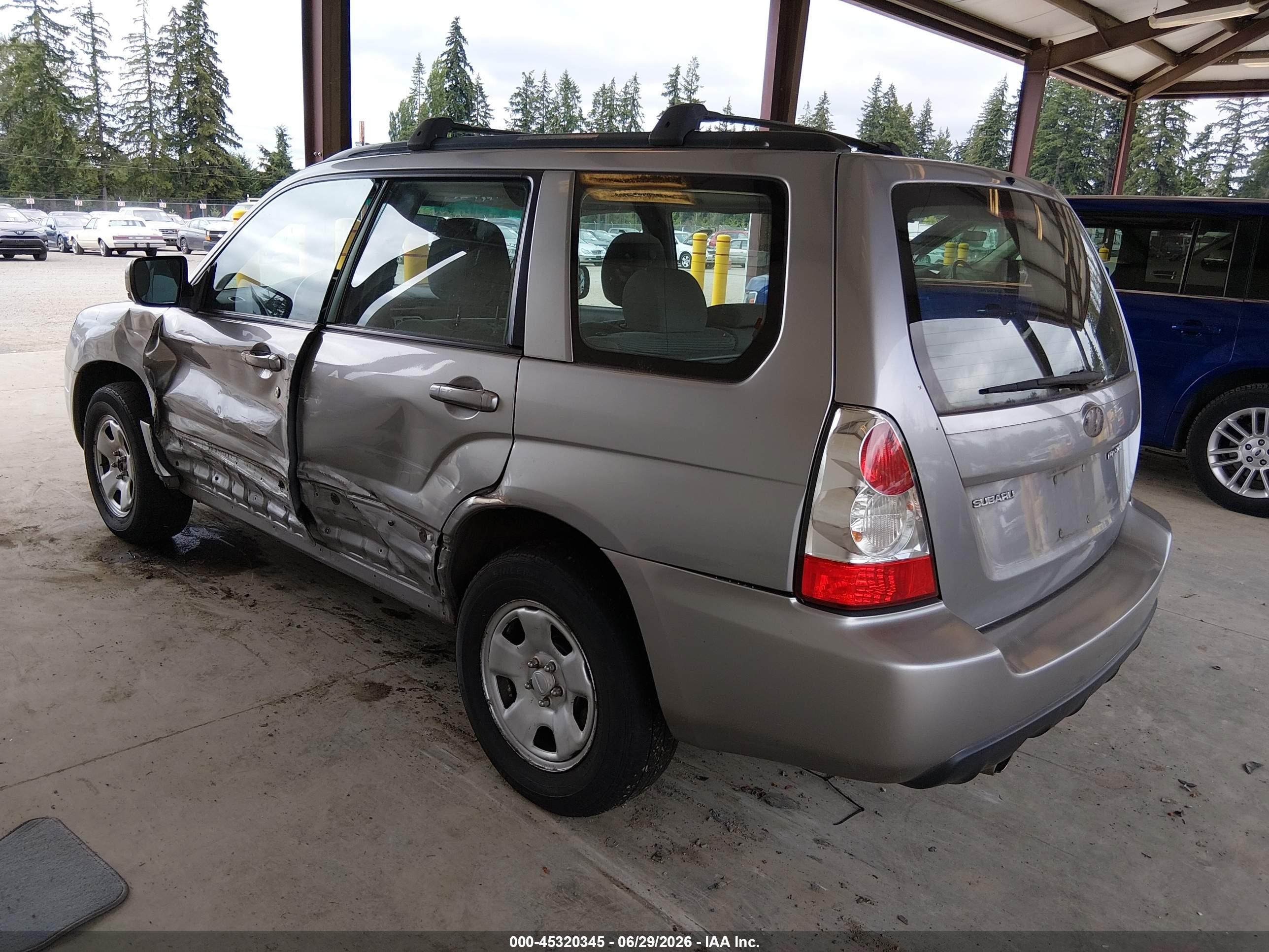 2008 Subaru Forester 2.5x Silver vin: JF1SG65688H710819