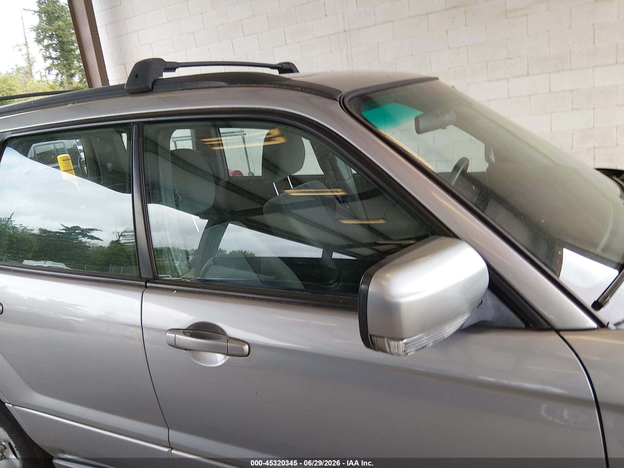 2008 Subaru Forester 2.5x Silver vin: JF1SG65688H710819