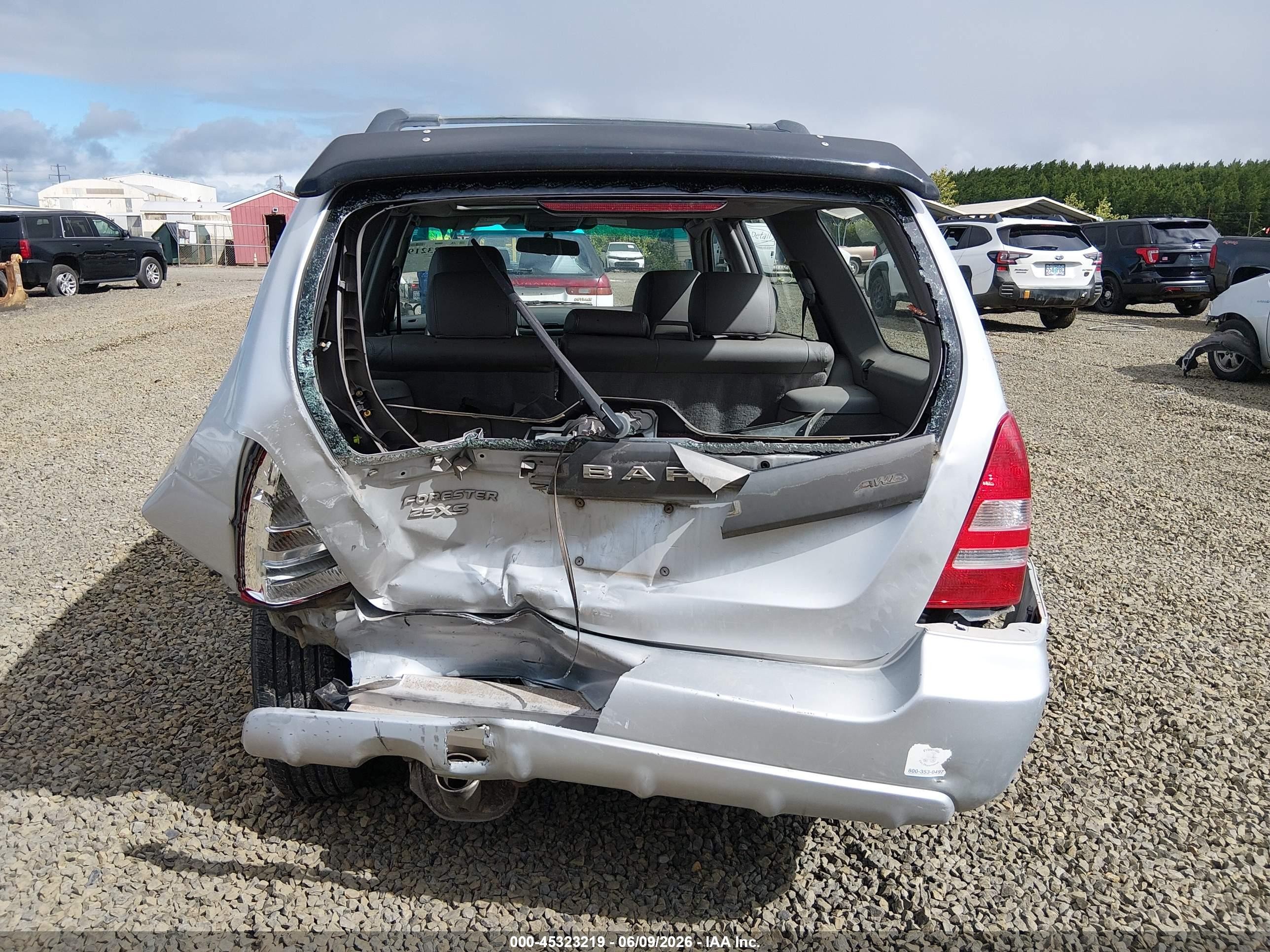 2004 Subaru Forester 2.5xs Silver vin: JF1SG65694H758520