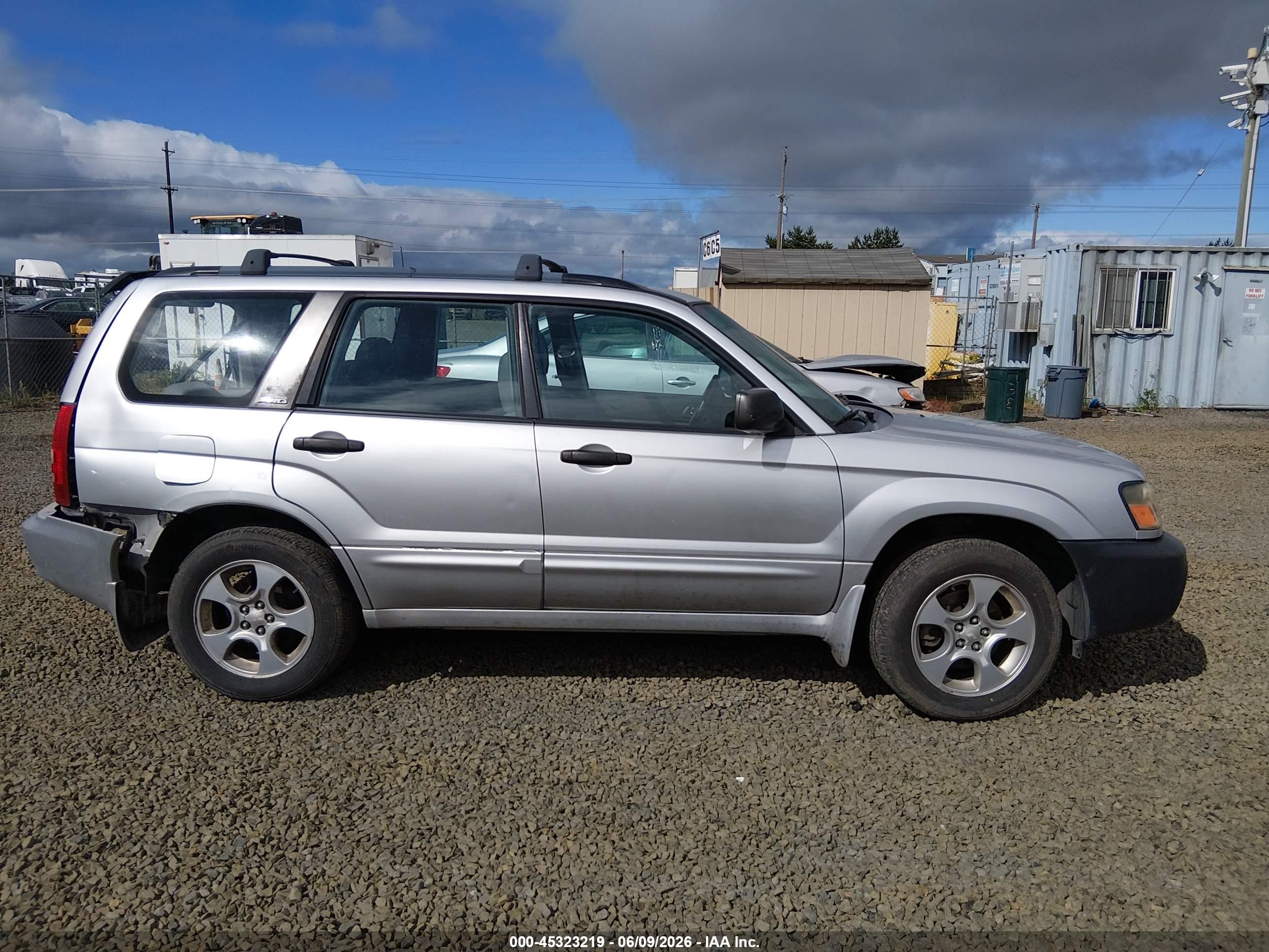 2004 Subaru Forester 2.5xs Silver vin: JF1SG65694H758520