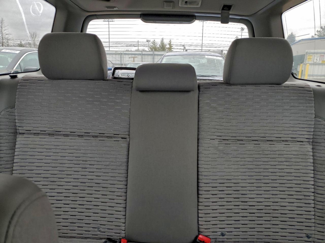 2005 Subaru Forester 2.5xs Silver vin: JF1SG65695H709237