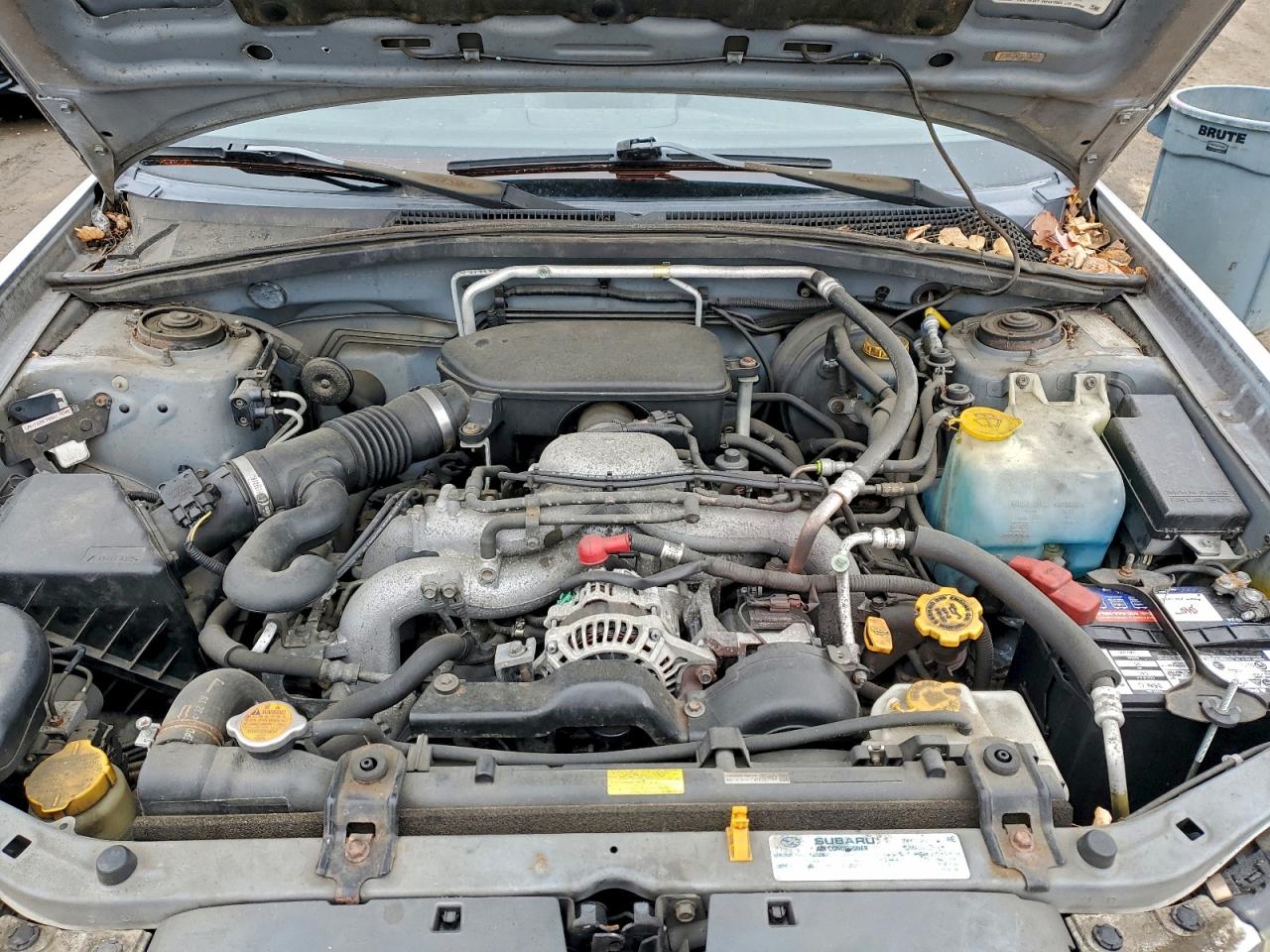 2005 Subaru Forester 2.5xs Silver vin: JF1SG65695H709237