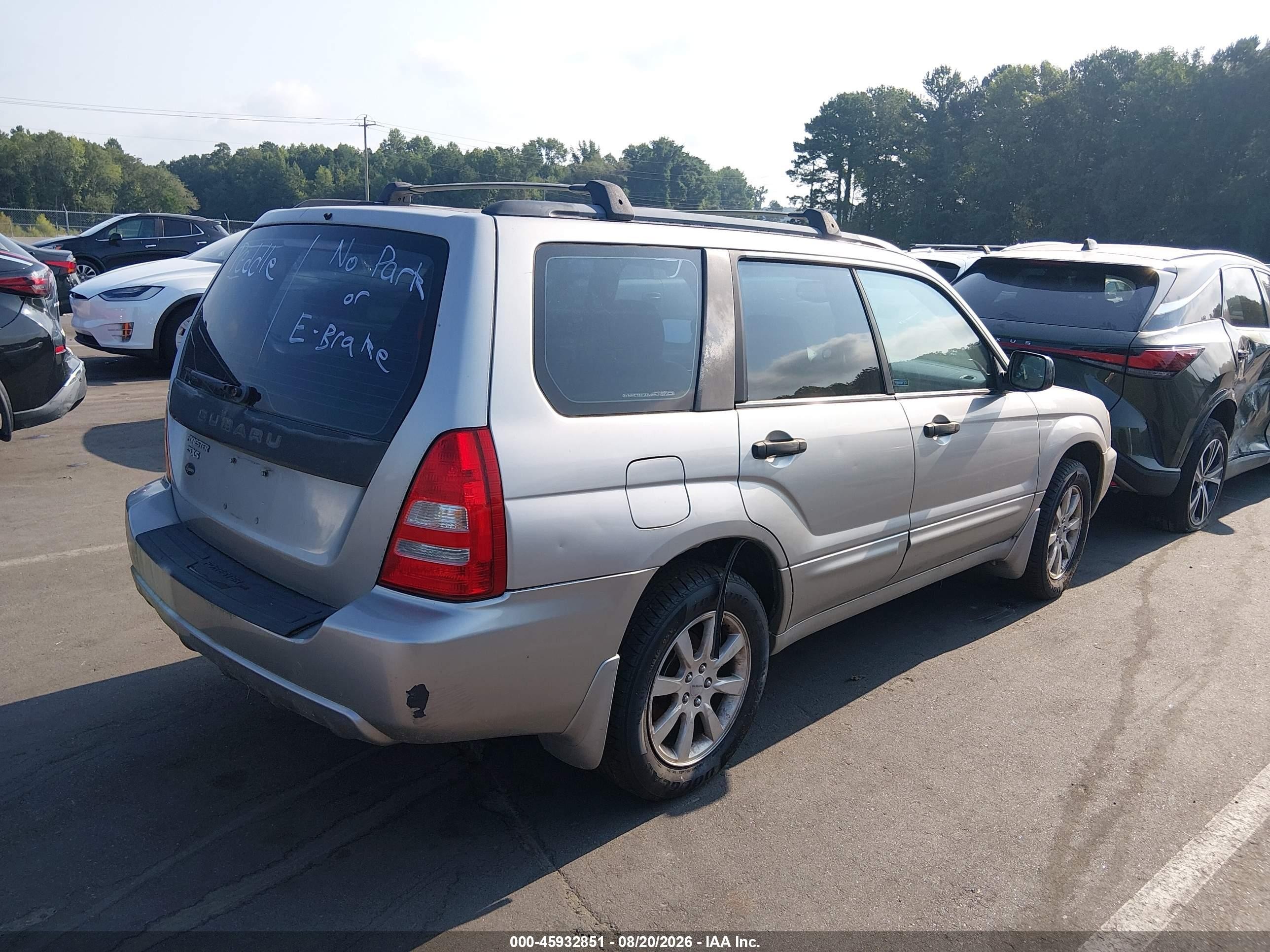 2005 Subaru Forester 2.5xs Silver vin: JF1SG65695H744165