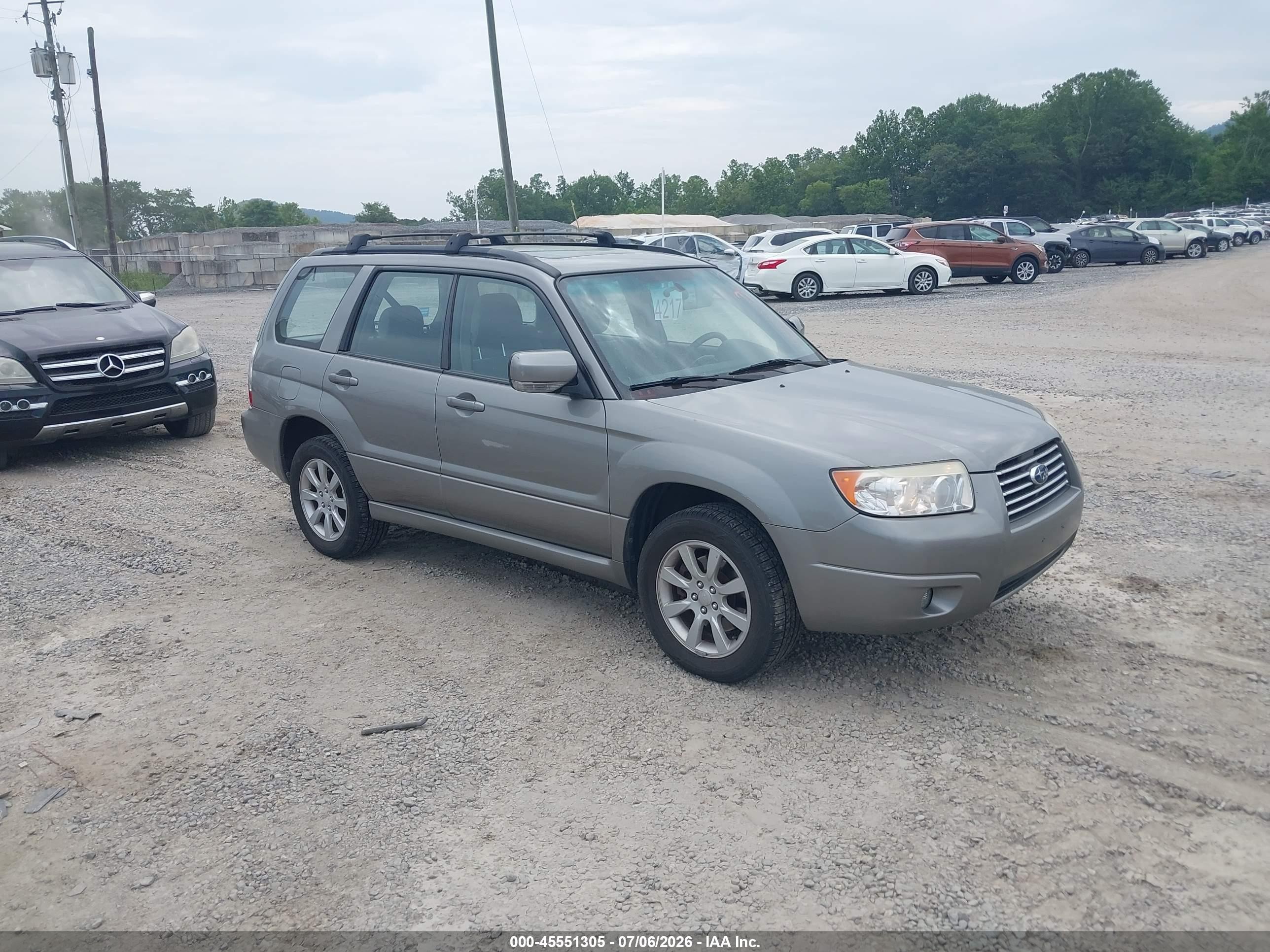 2006 Subaru Forester 2.5x Silver vin: JF1SG65696H745513