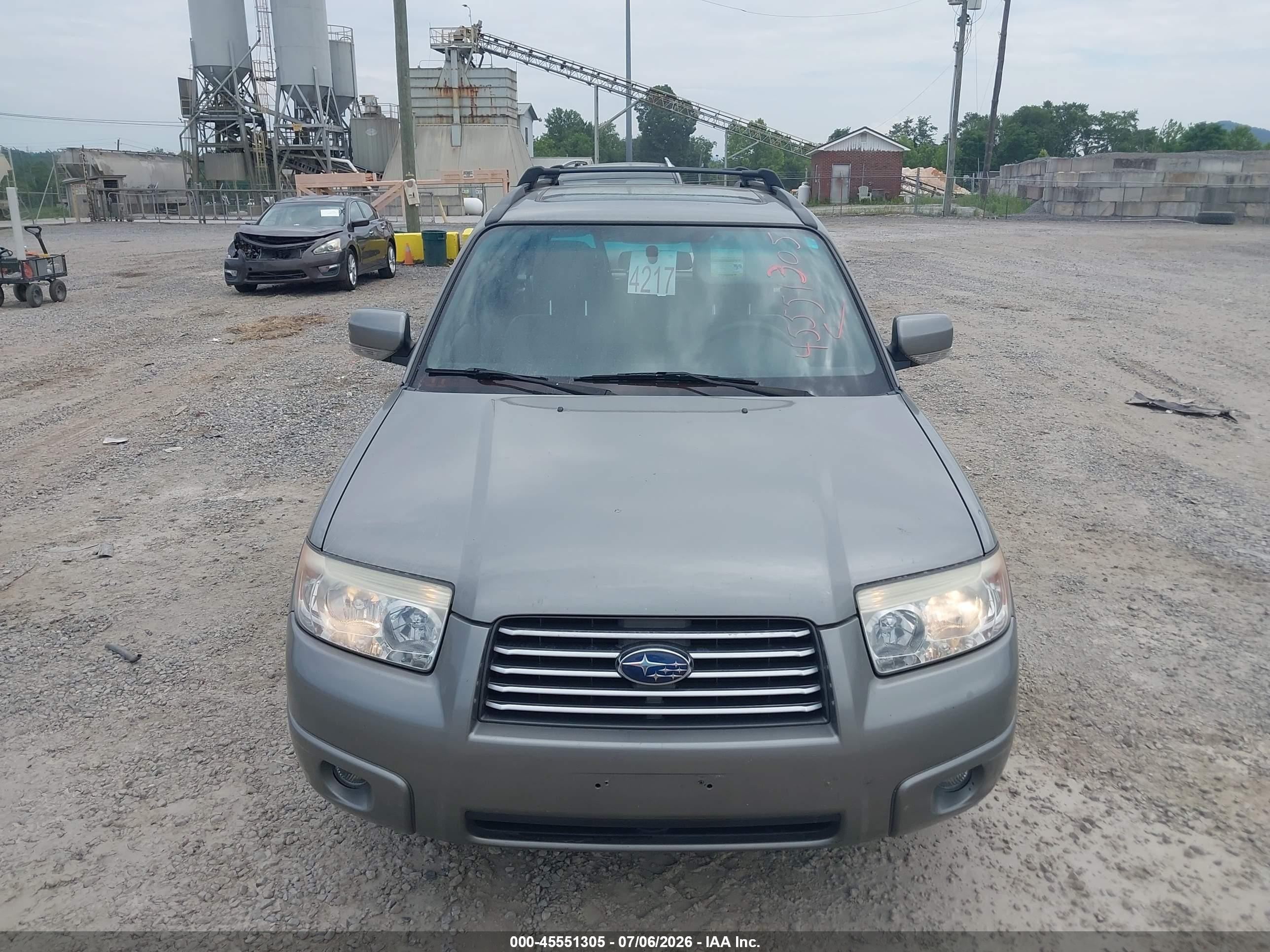 2006 Subaru Forester 2.5x Silver vin: JF1SG65696H745513