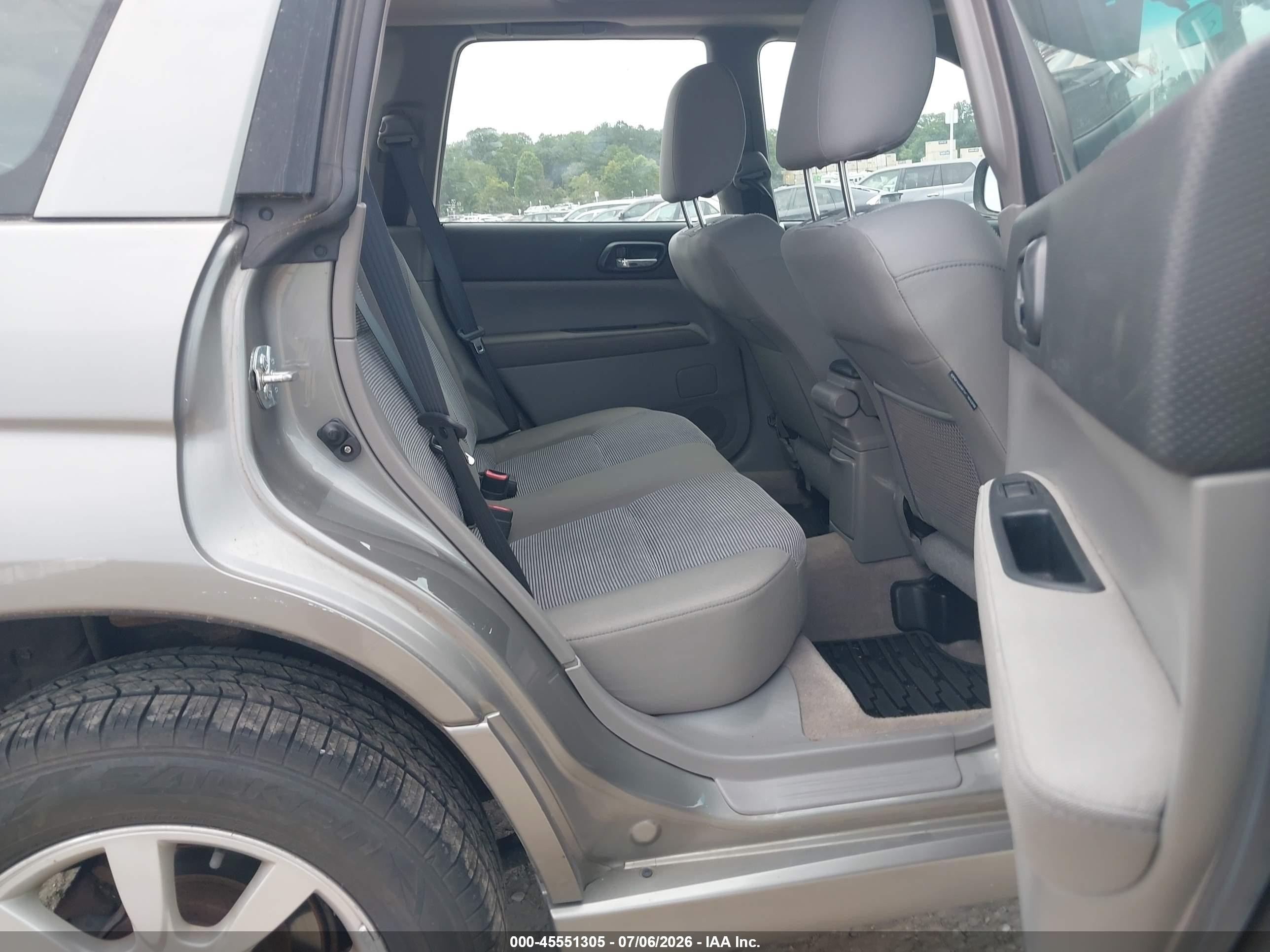 2006 Subaru Forester 2.5x Silver vin: JF1SG65696H745513