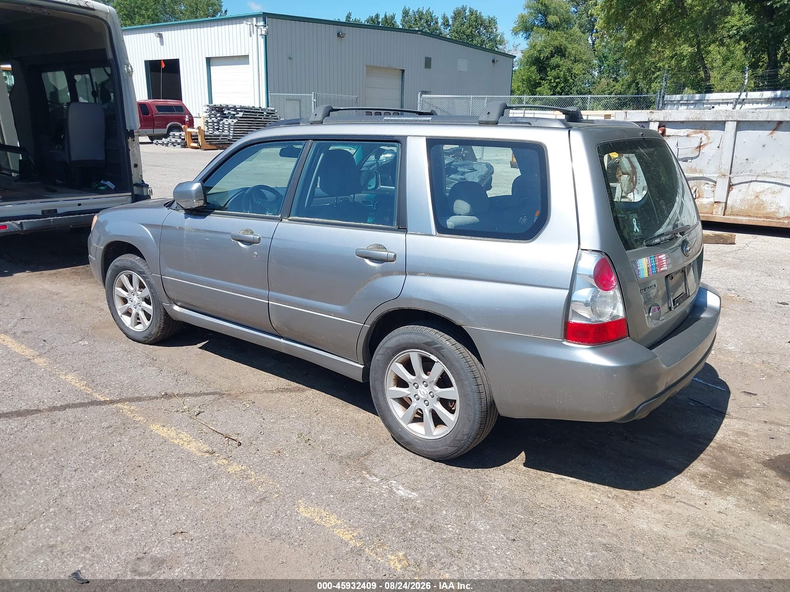 2007 Subaru Forester 2.5x Silver vin: JF1SG65697H715218