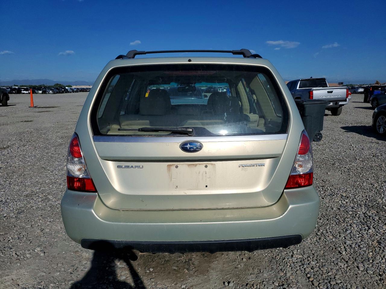 2007 Subaru Forester 2.5x Premium Gold vin: JF1SG656X7H722159