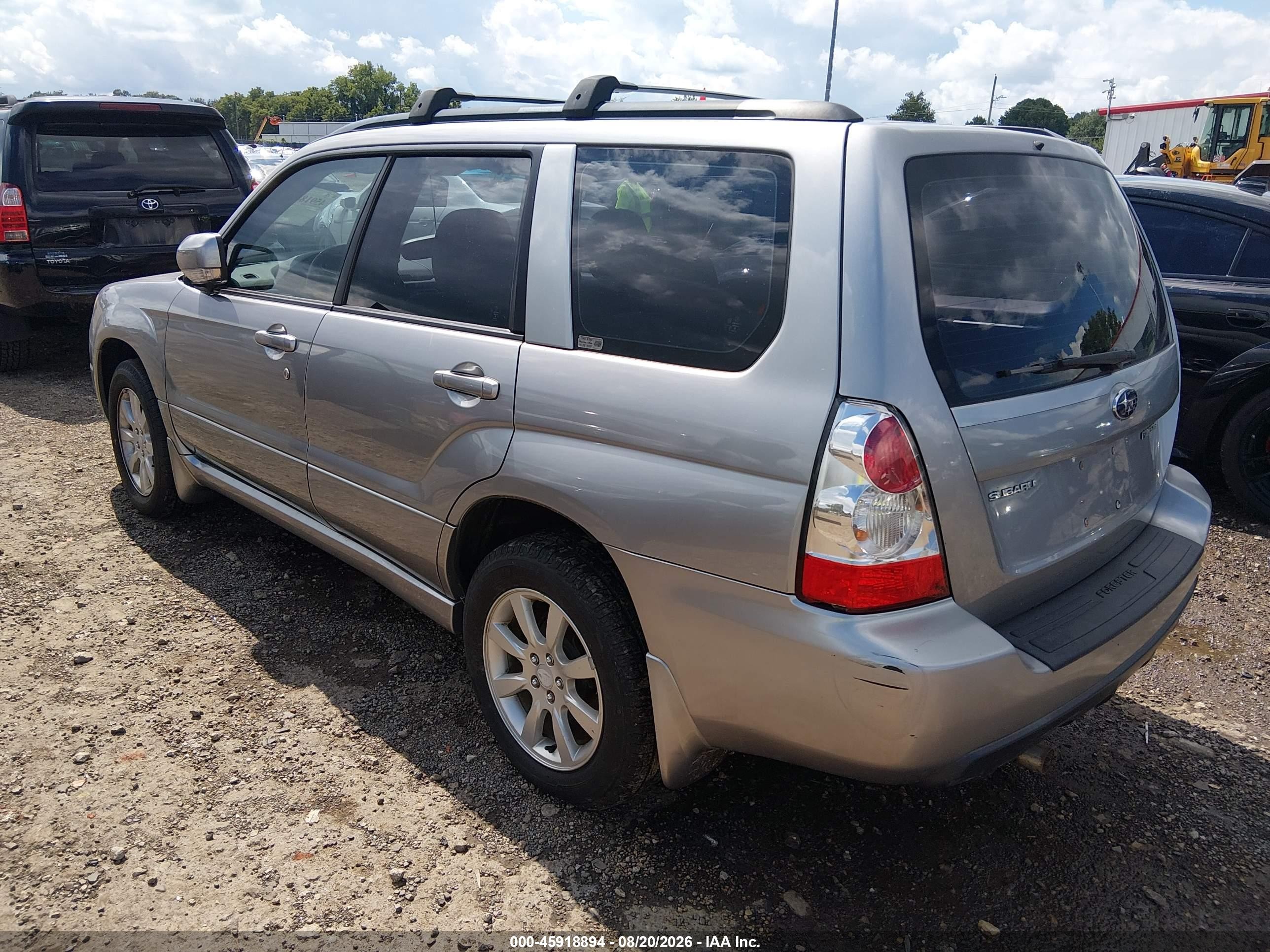 2008 Subaru Forester 2.5x Silver vin: JF1SG656X8H715438