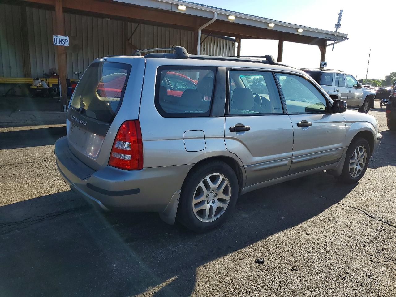 2005 Subaru Forester Silver vin: JF1SG67655H723892