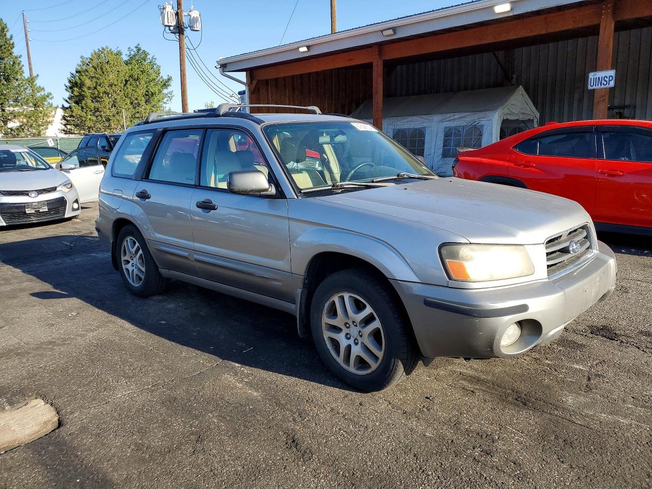 2005 Subaru Forester Silver vin: JF1SG67655H723892