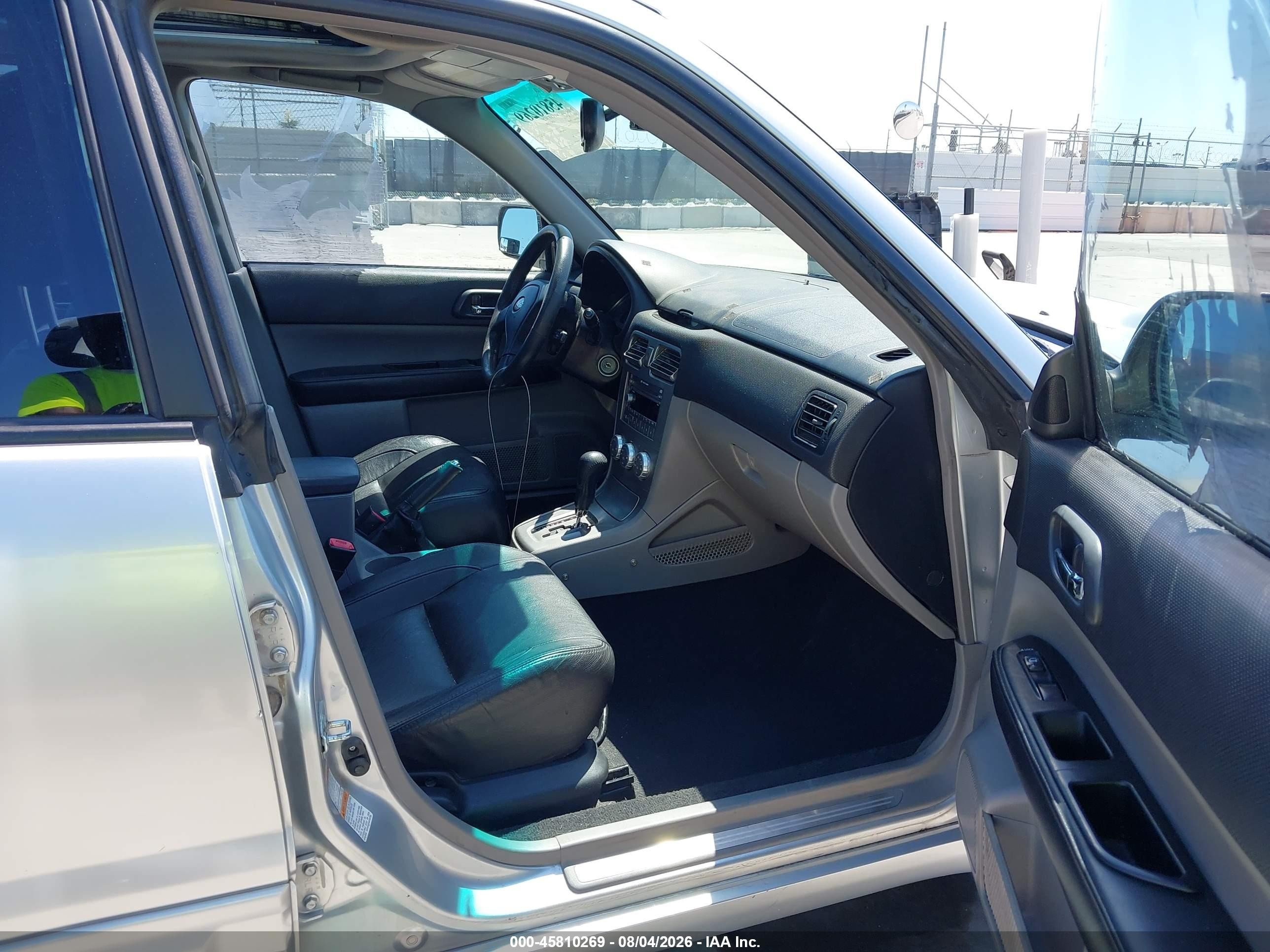 2005 Subaru Forester 2.5xt Silver vin: JF1SG69665H706385