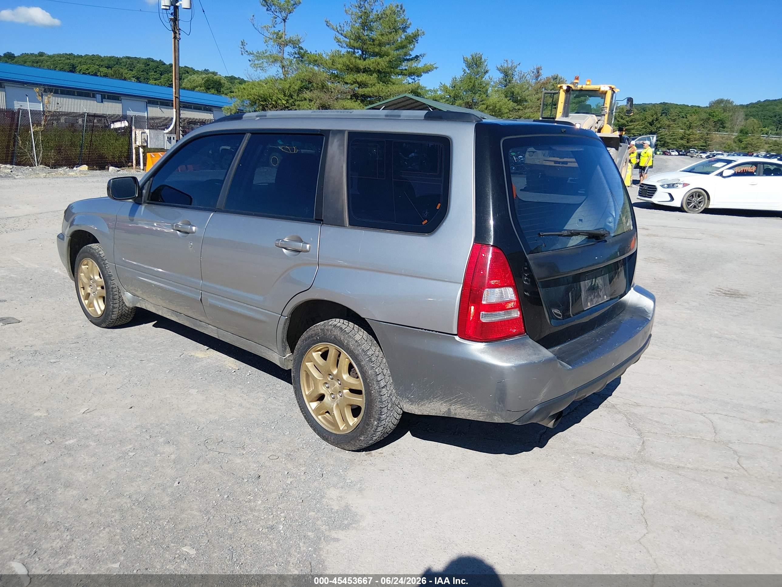 2005 Subaru Forester 2.5xt Silver vin: JF1SG69685H701673