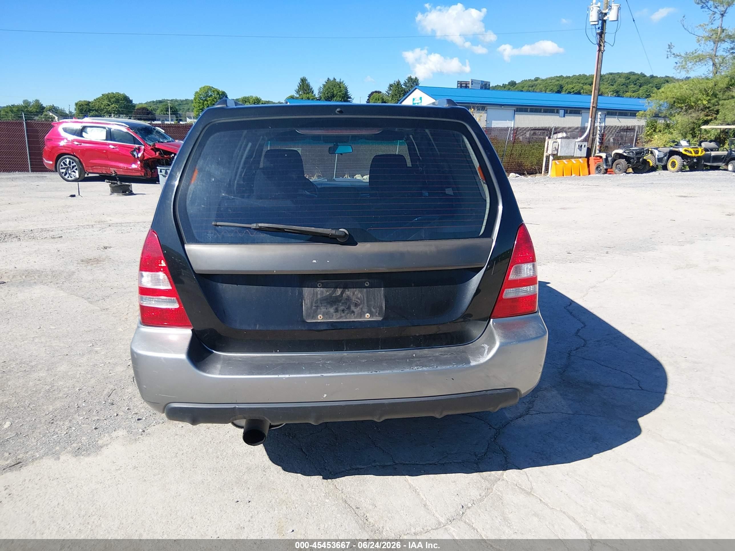 2005 Subaru Forester 2.5xt Silver vin: JF1SG69685H701673