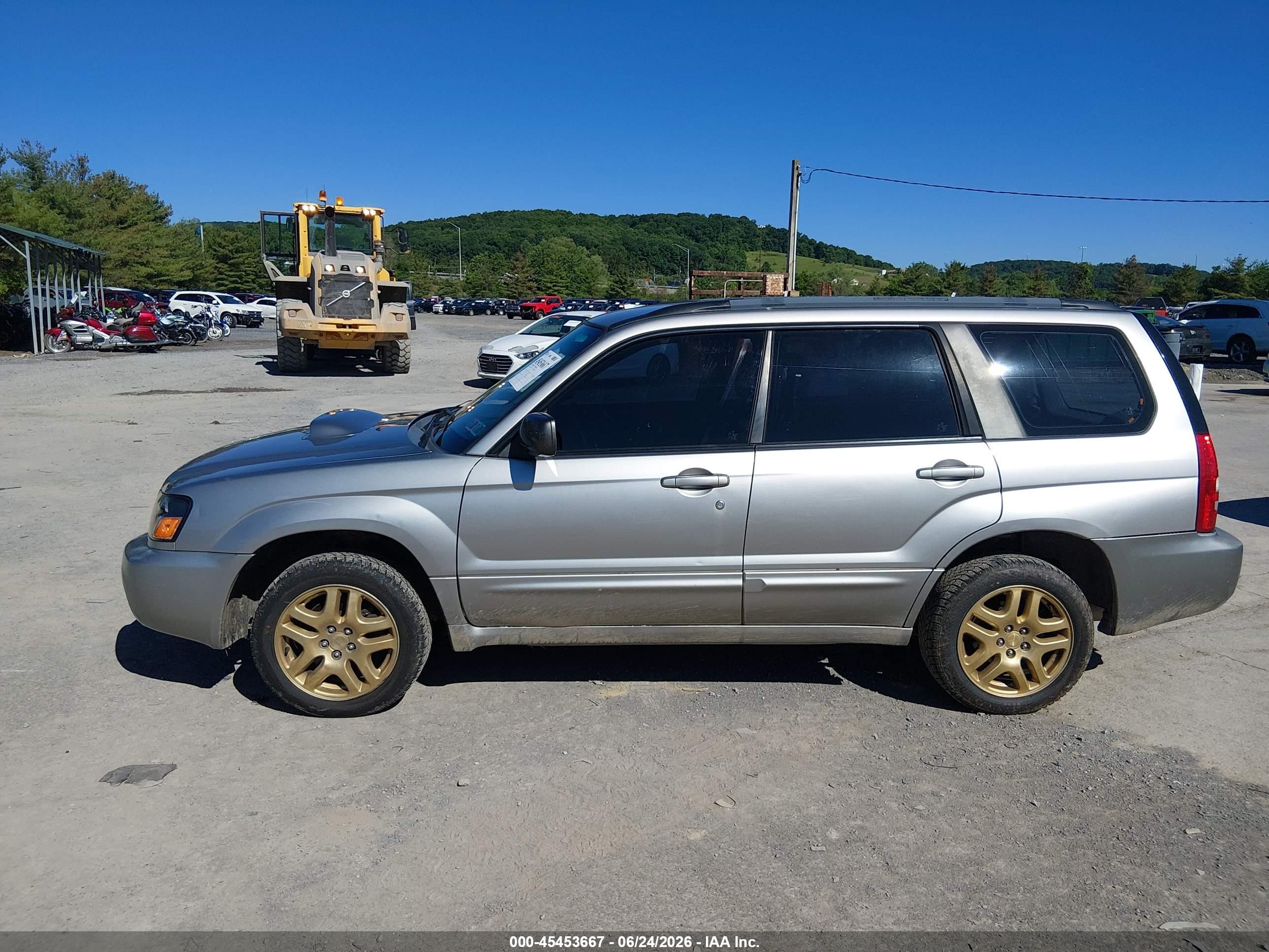 2005 Subaru Forester 2.5xt Silver vin: JF1SG69685H701673