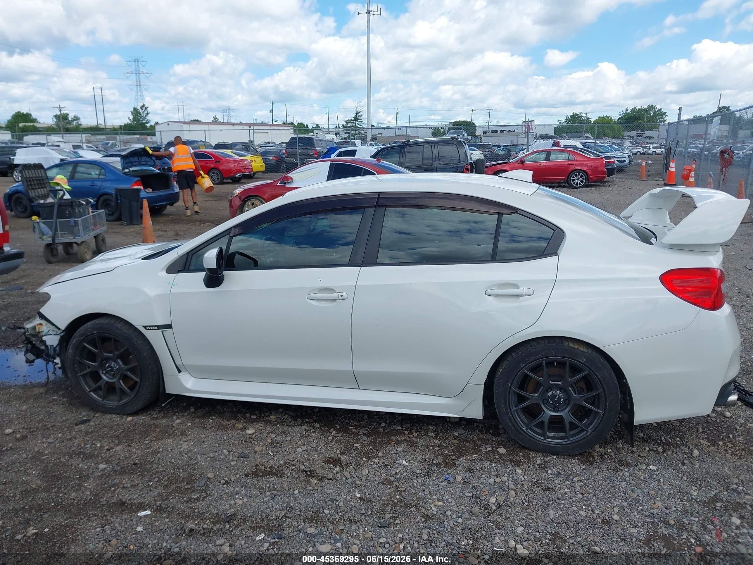 2015 Subaru Wrx Белый vin: JF1VA1A60F9831455