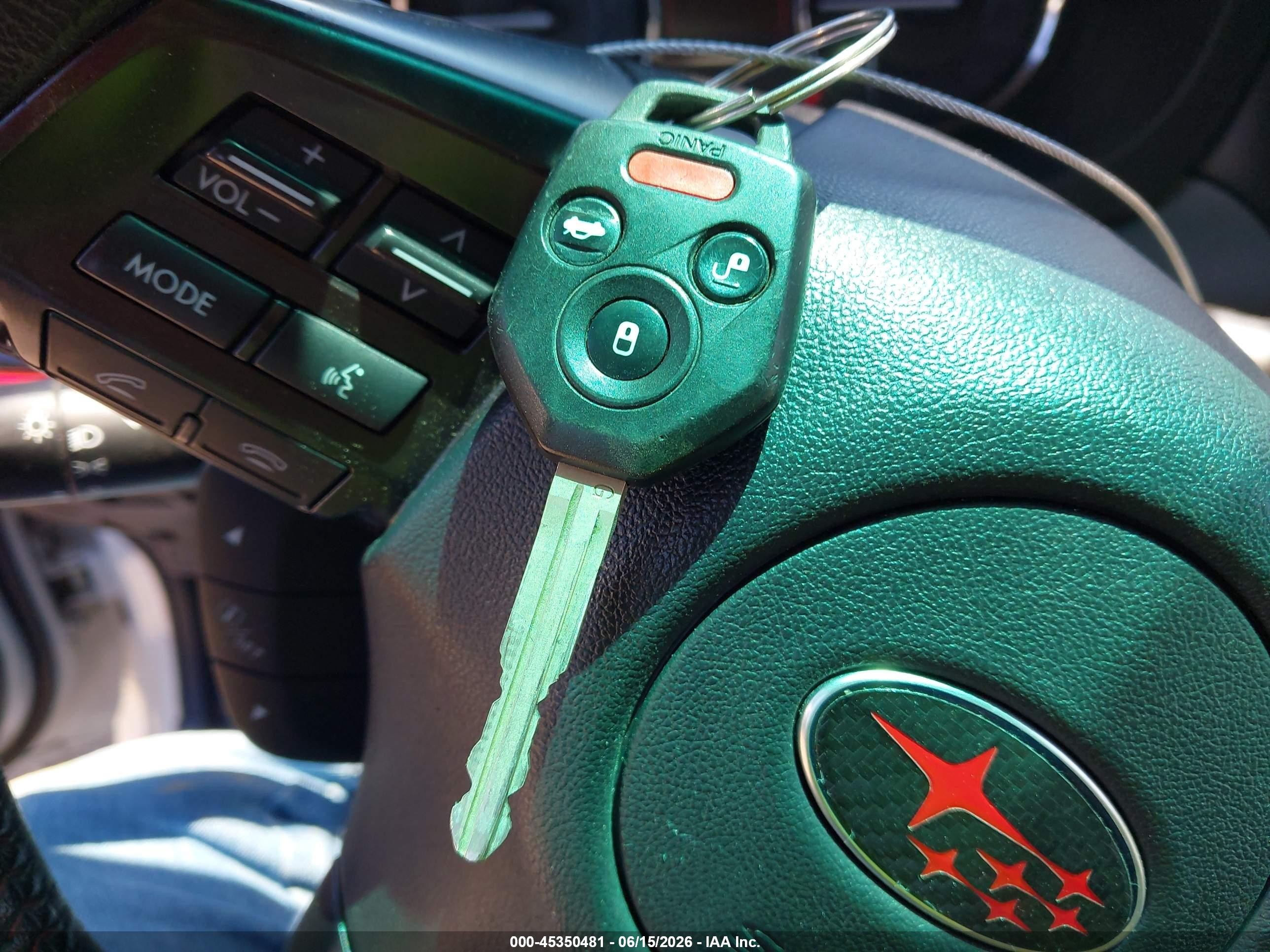 2015 Subaru Wrx   Белый vin: JF1VA1A69F9824794