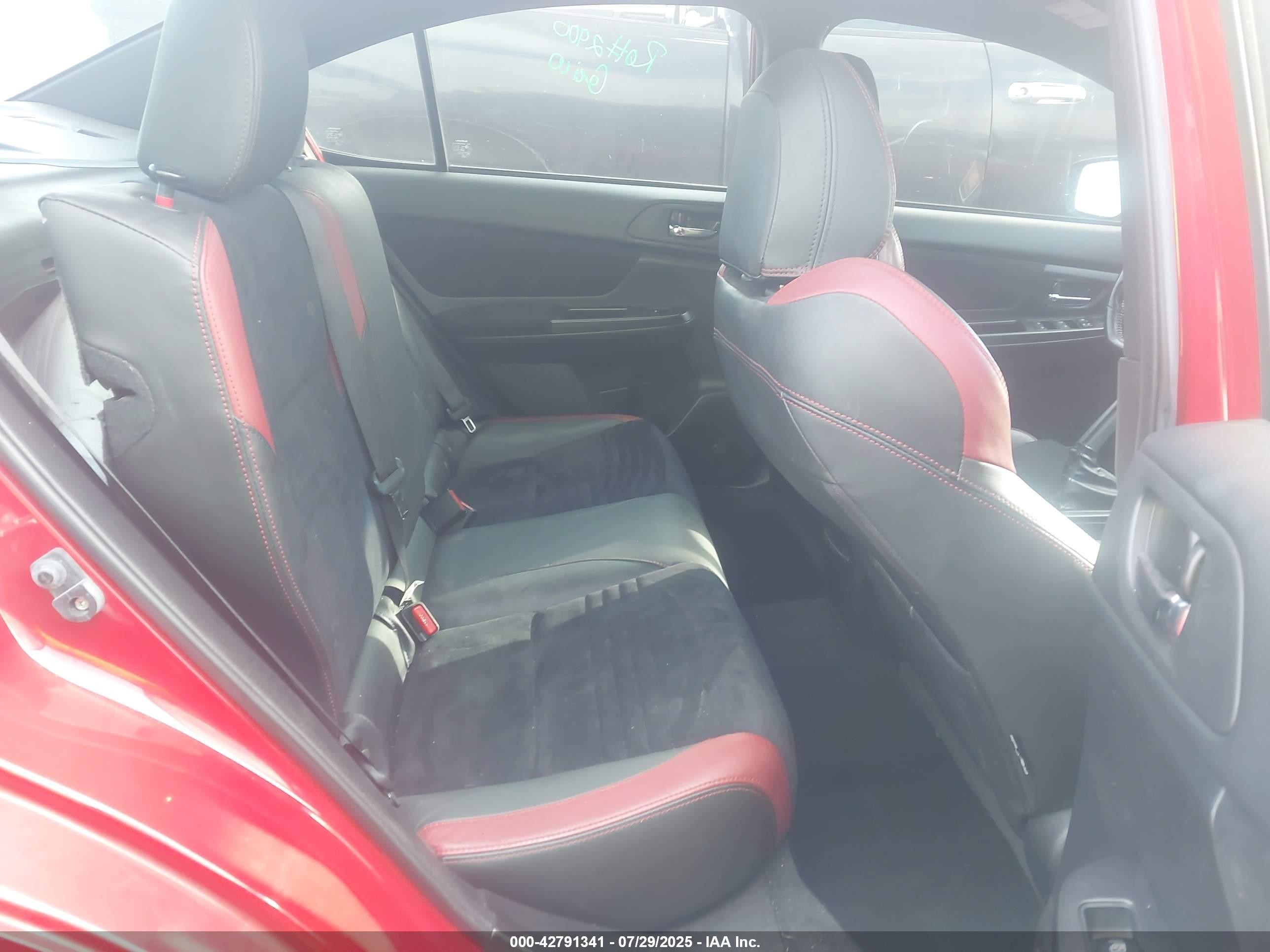 2015 Subaru Wrx Sti   Красный vin: JF1VA2L60F9826761
