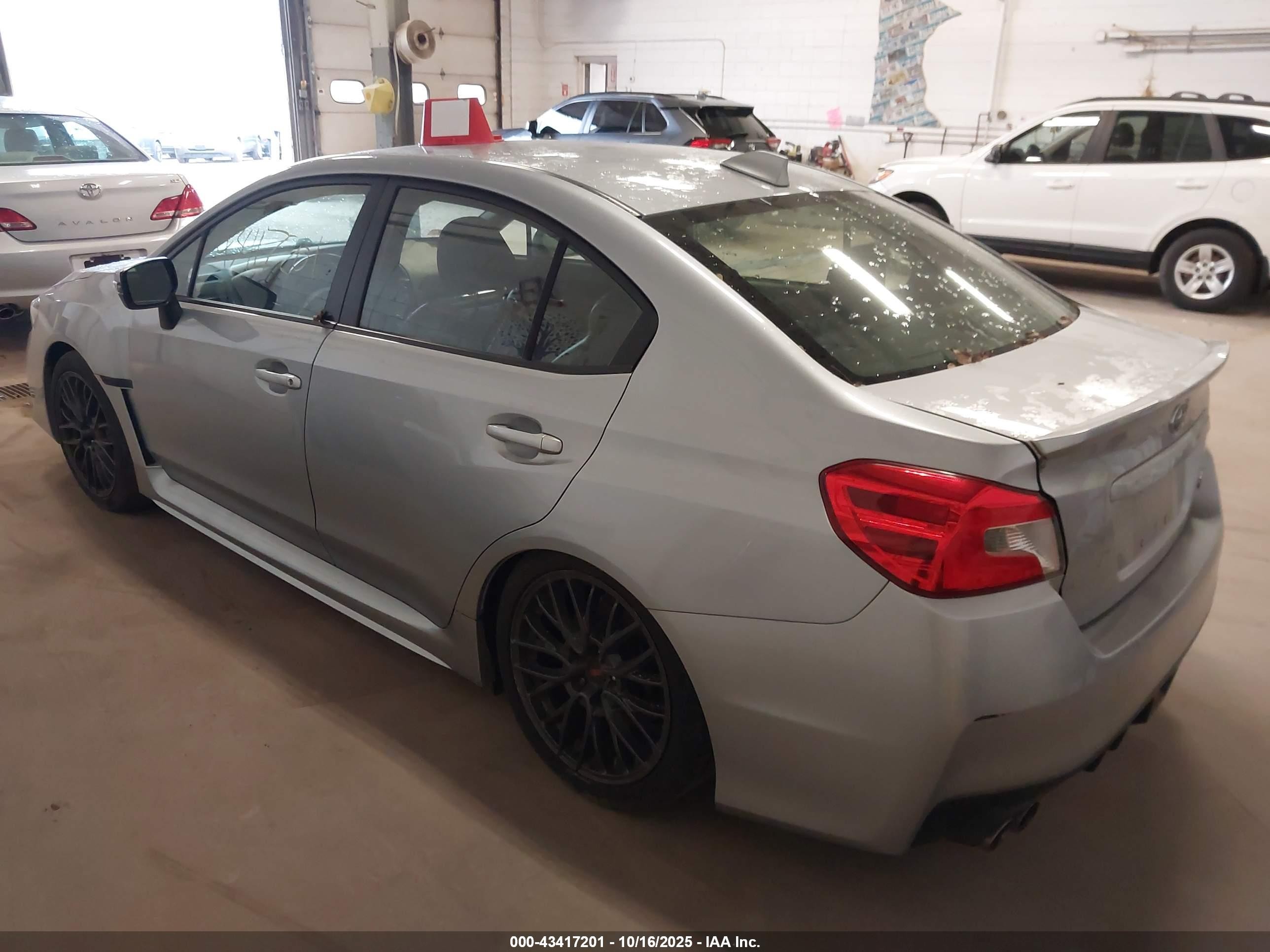2015 Subaru Wrx Sti   Серебряный vin: JF1VA2L66F9813559