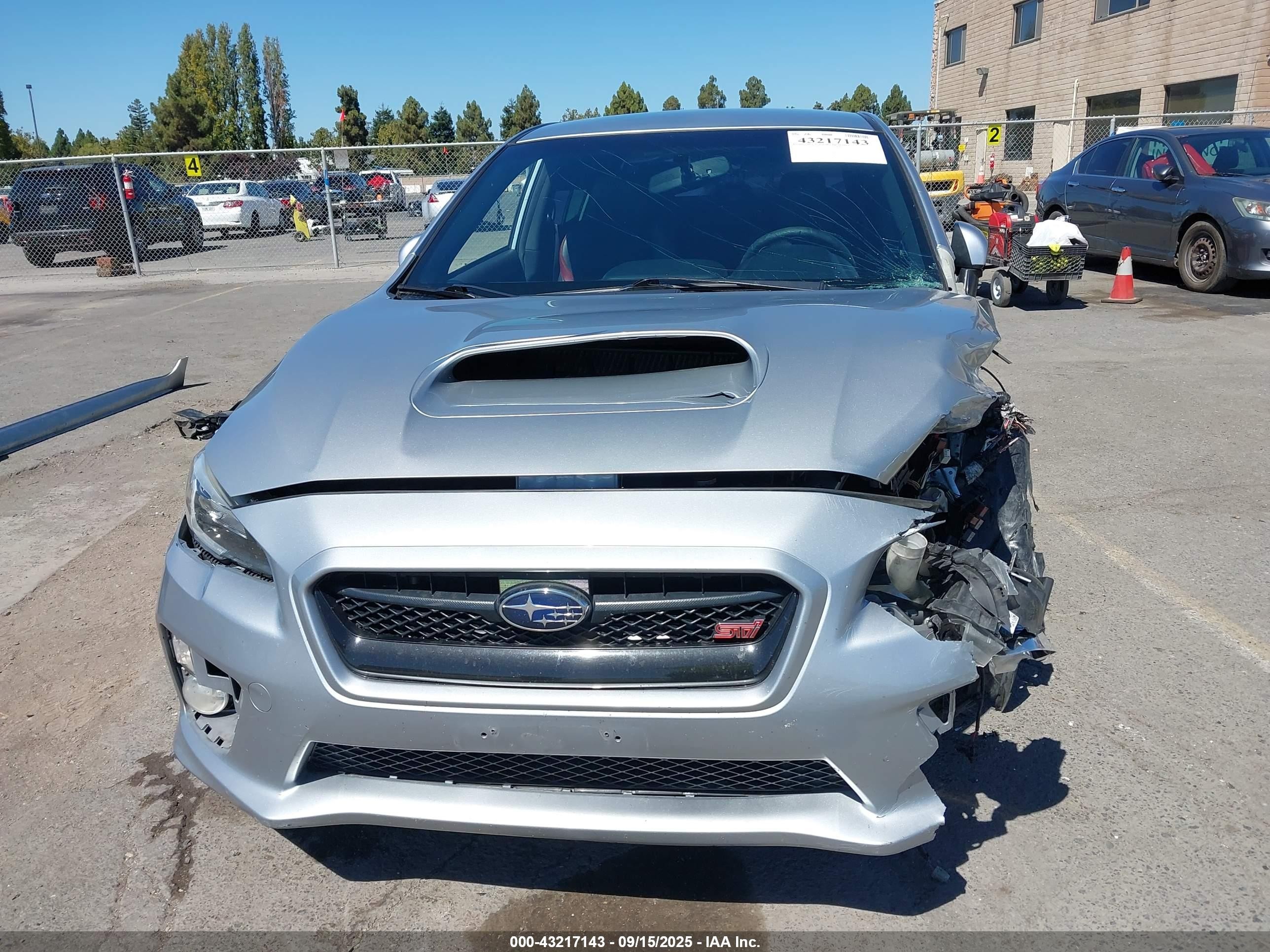 2015 Subaru Wrx Sti Серебряный vin: JF1VA2L69F9807321