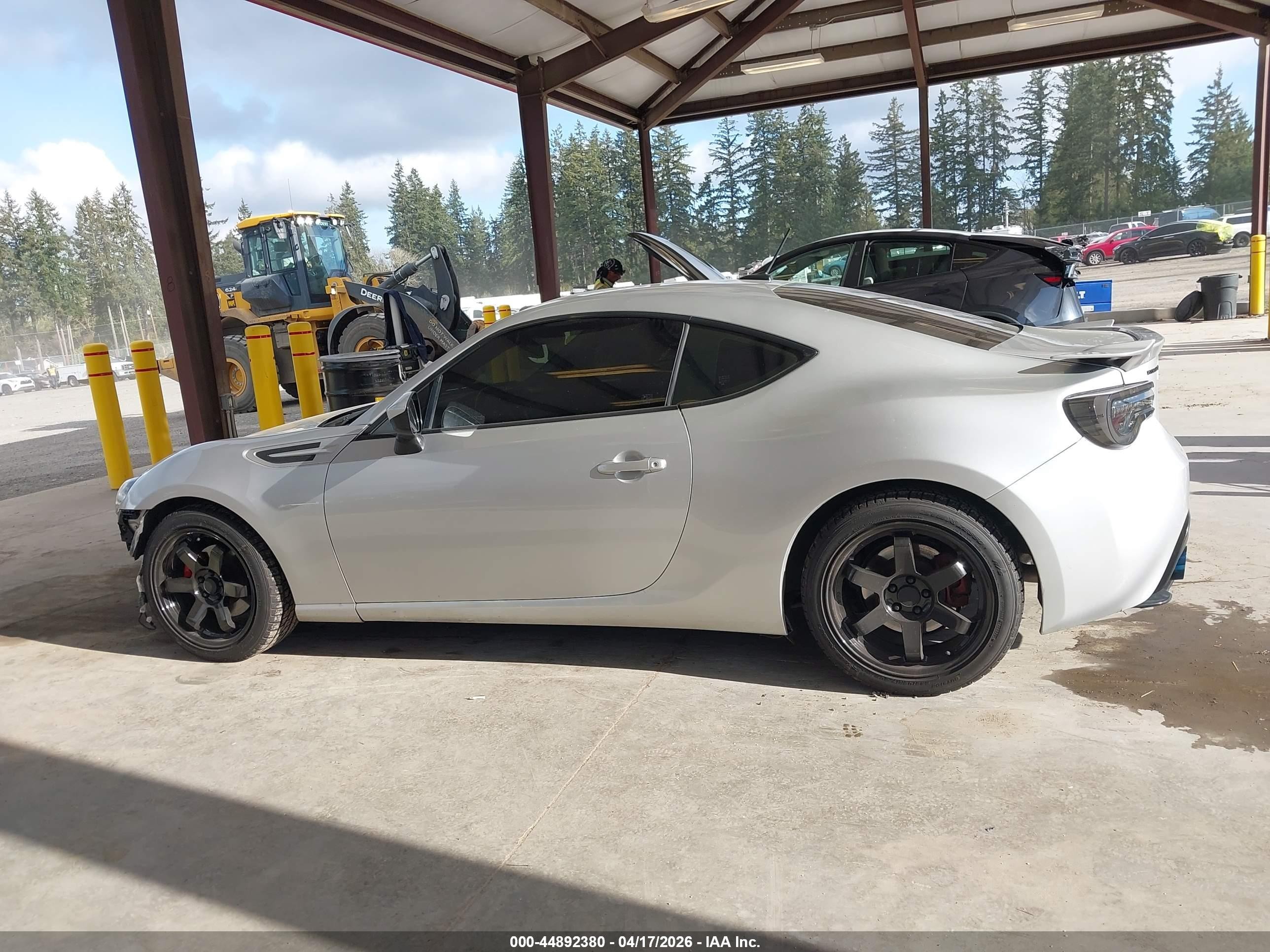 2014 Subaru Brz Limited Серебряный vin: JF1ZCAC18E9603618
