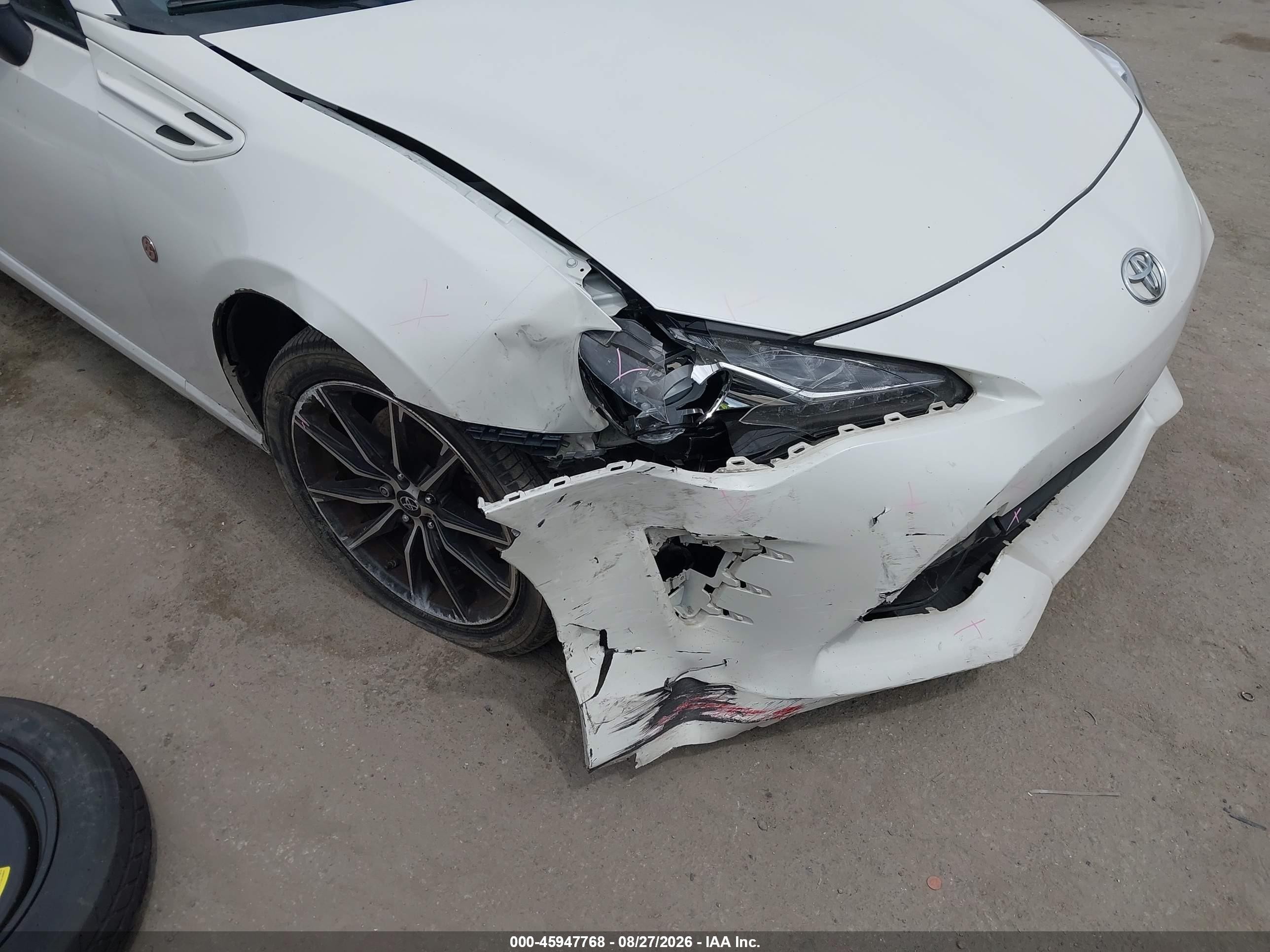 2017 Toyota 86   White vin: JF1ZNAA11H8704927