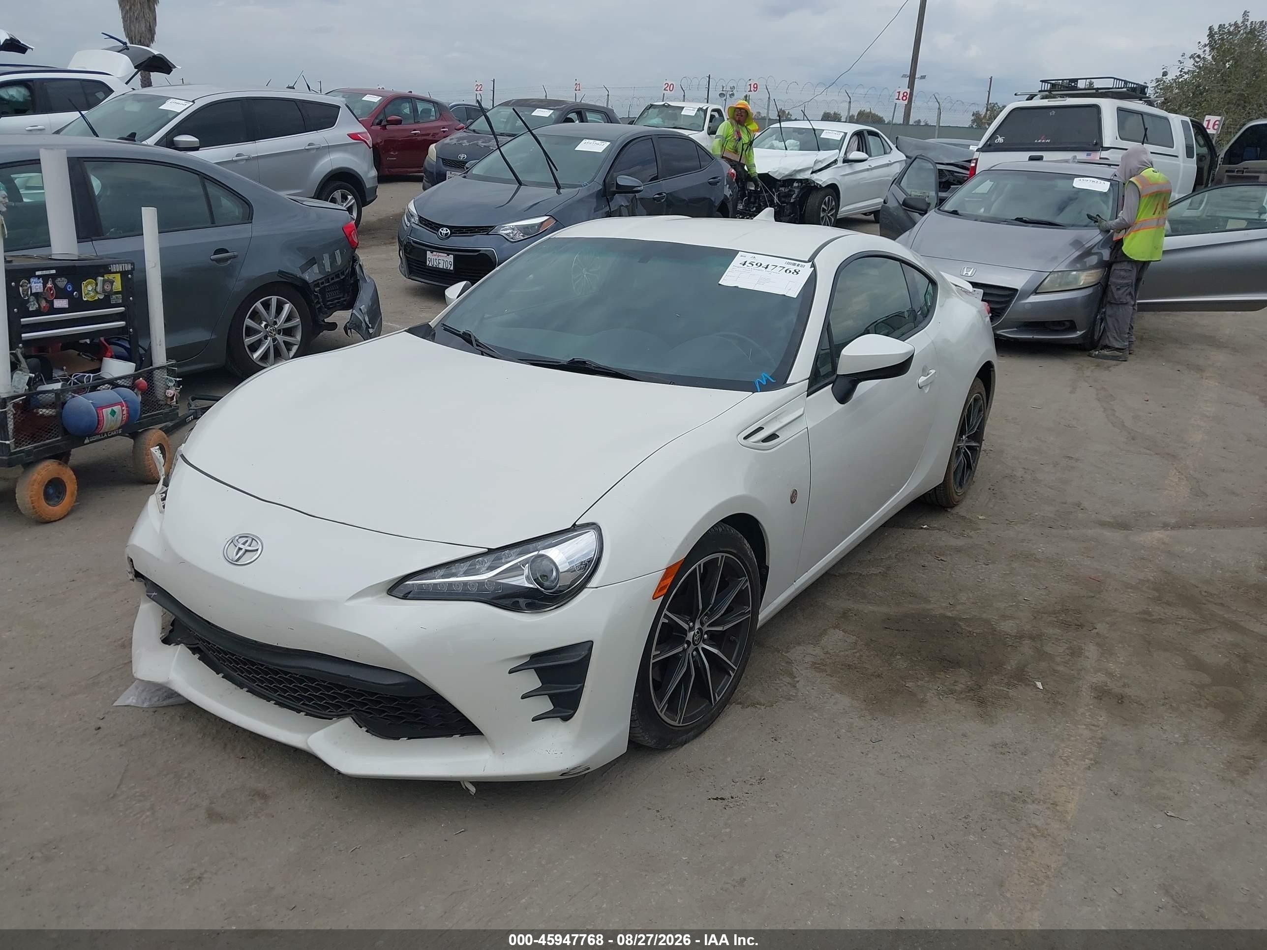 2017 Toyota 86   White vin: JF1ZNAA11H8704927