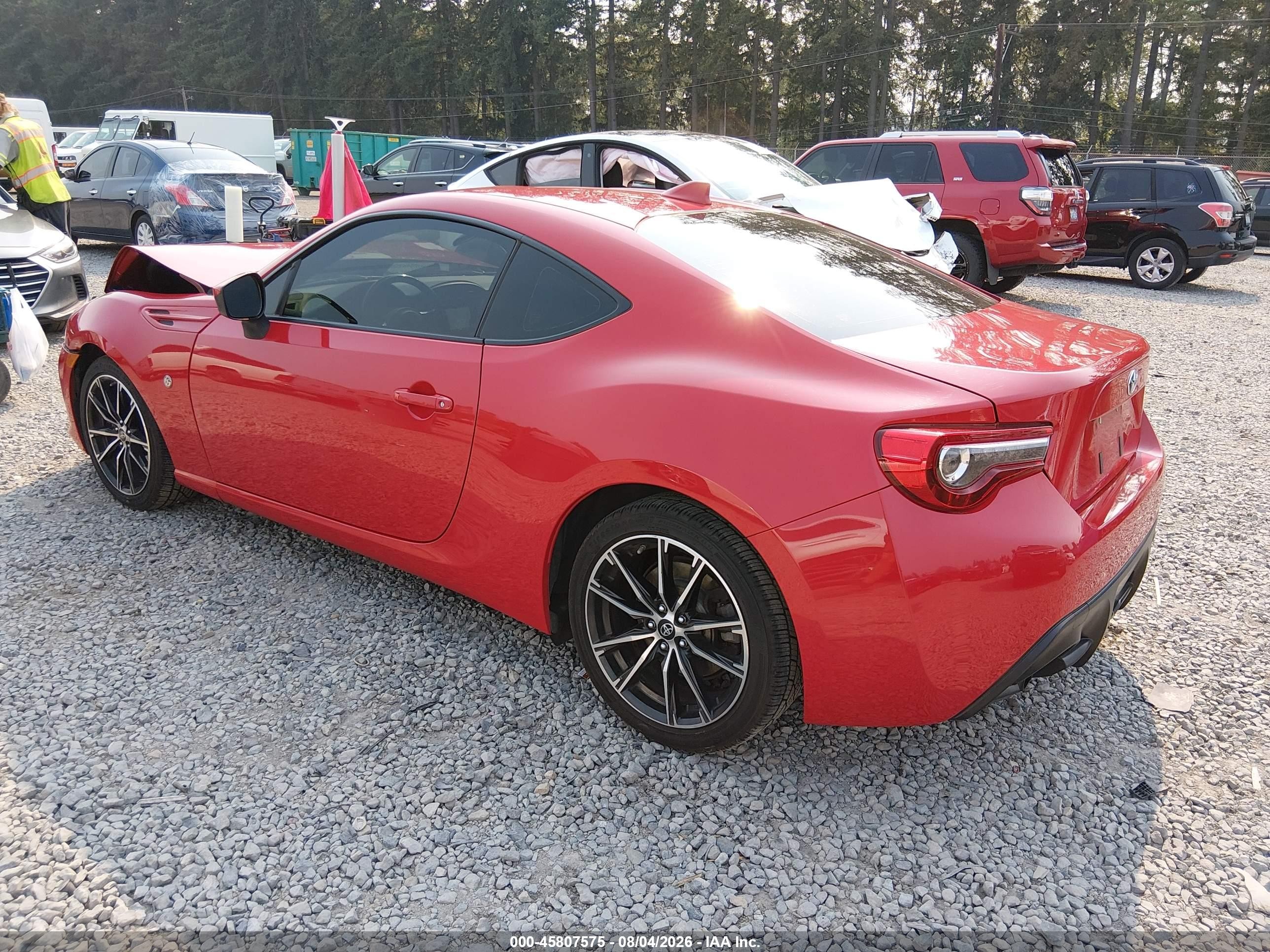 2017 Toyota 86   Red vin: JF1ZNAA11H9702279