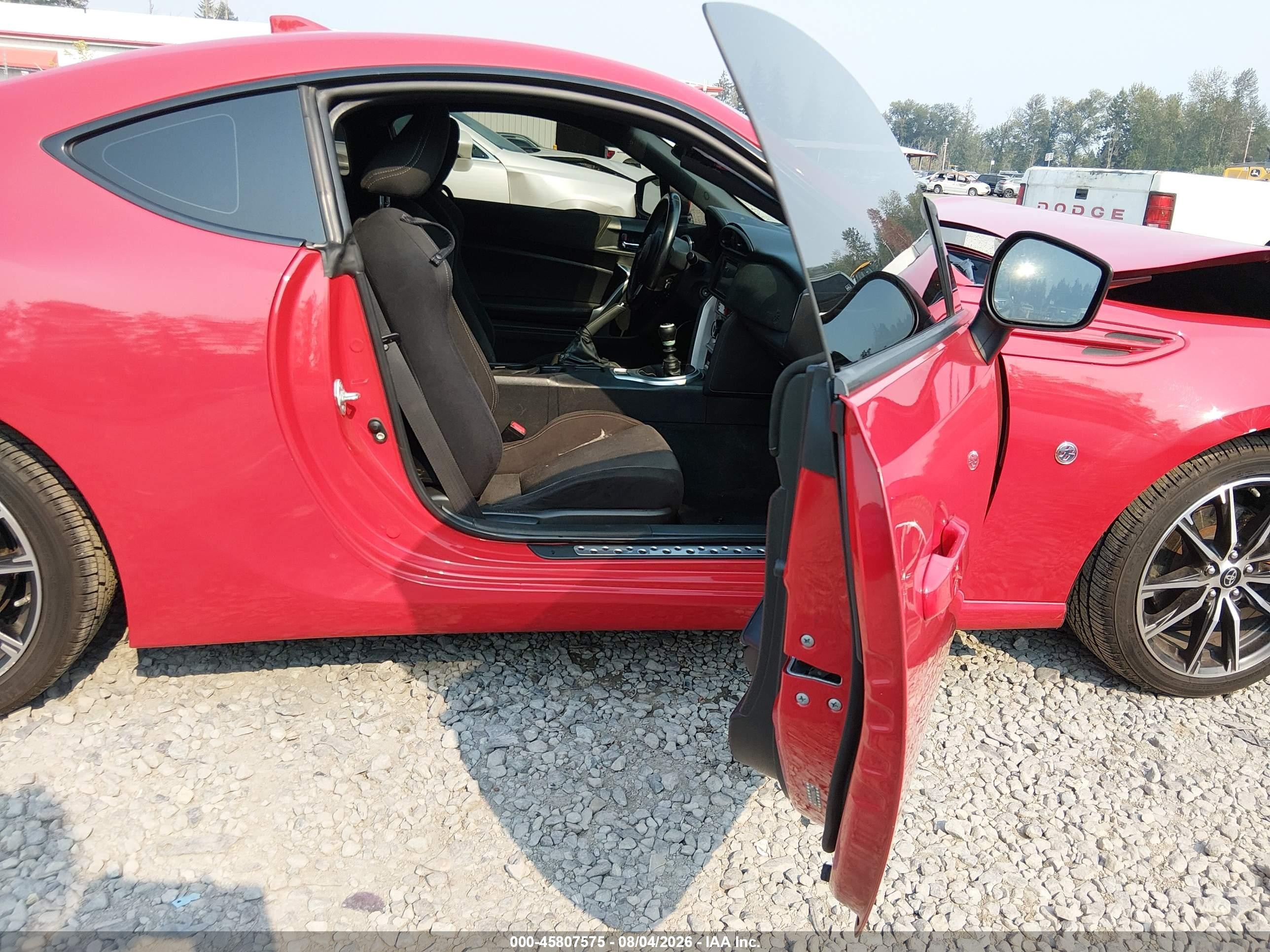 2017 Toyota 86   Red vin: JF1ZNAA11H9702279