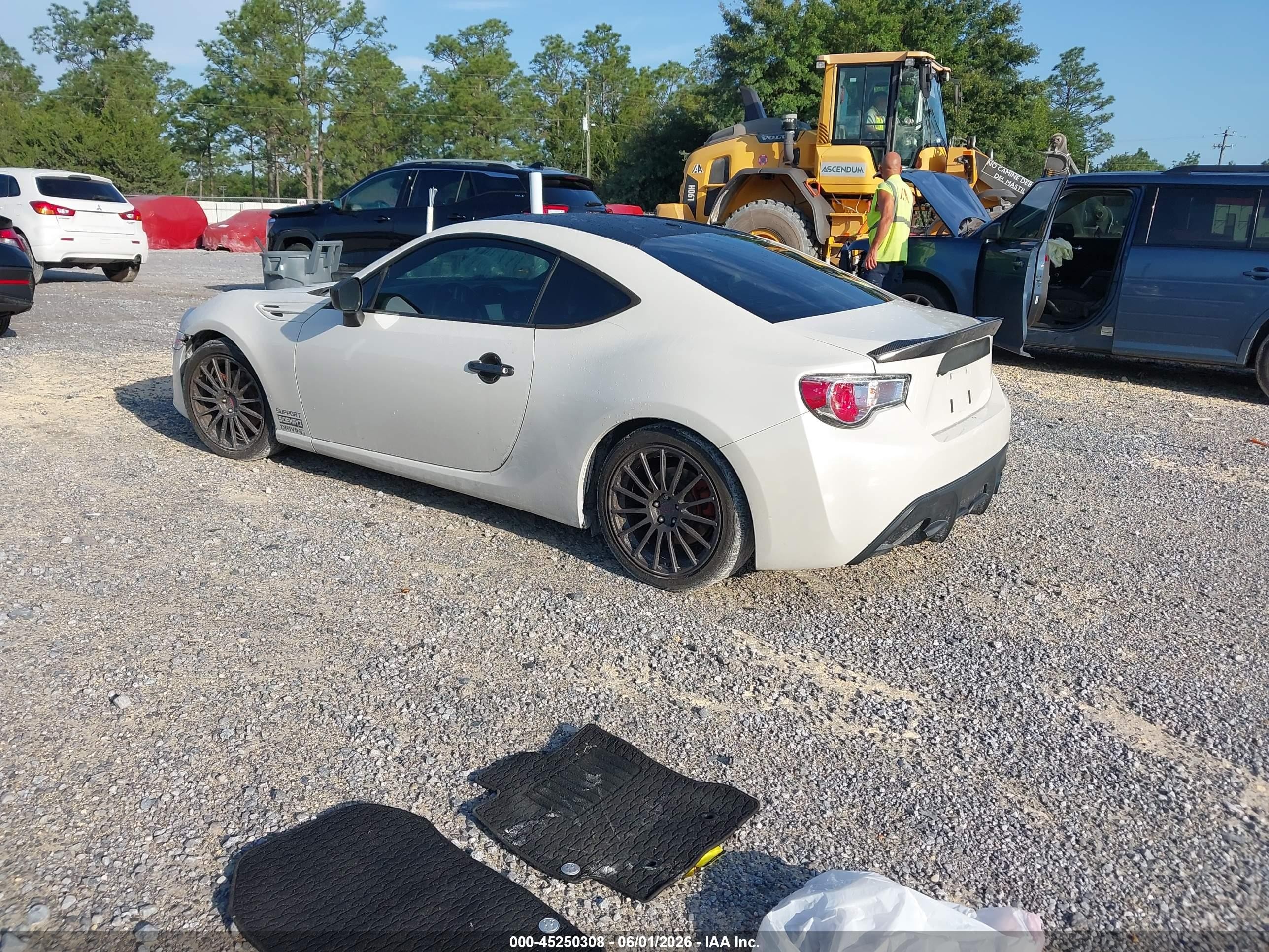2017 Toyota 86   White vin: JF1ZNAA12H9709953
