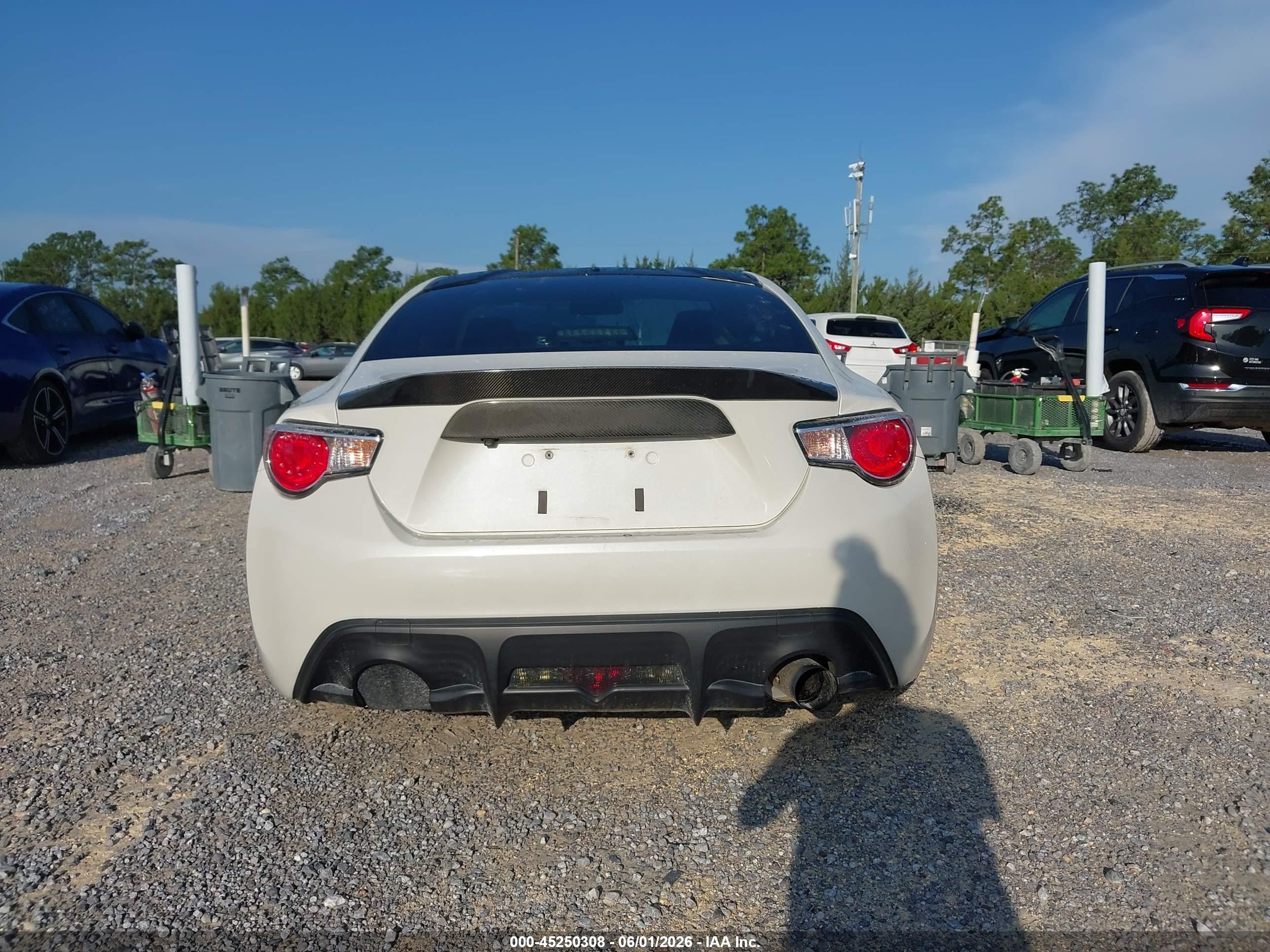 2017 Toyota 86   White vin: JF1ZNAA12H9709953