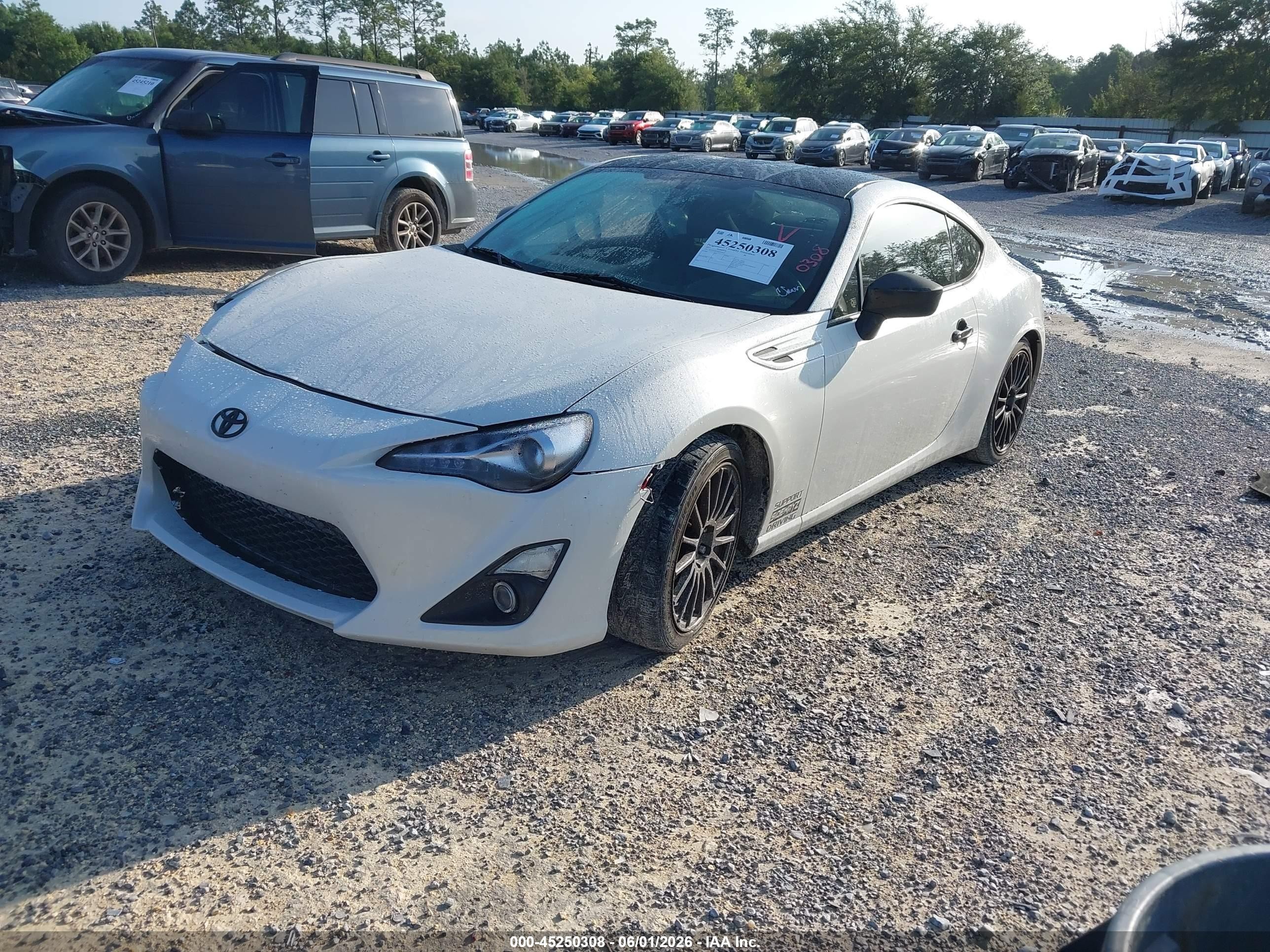 2017 Toyota 86   White vin: JF1ZNAA12H9709953