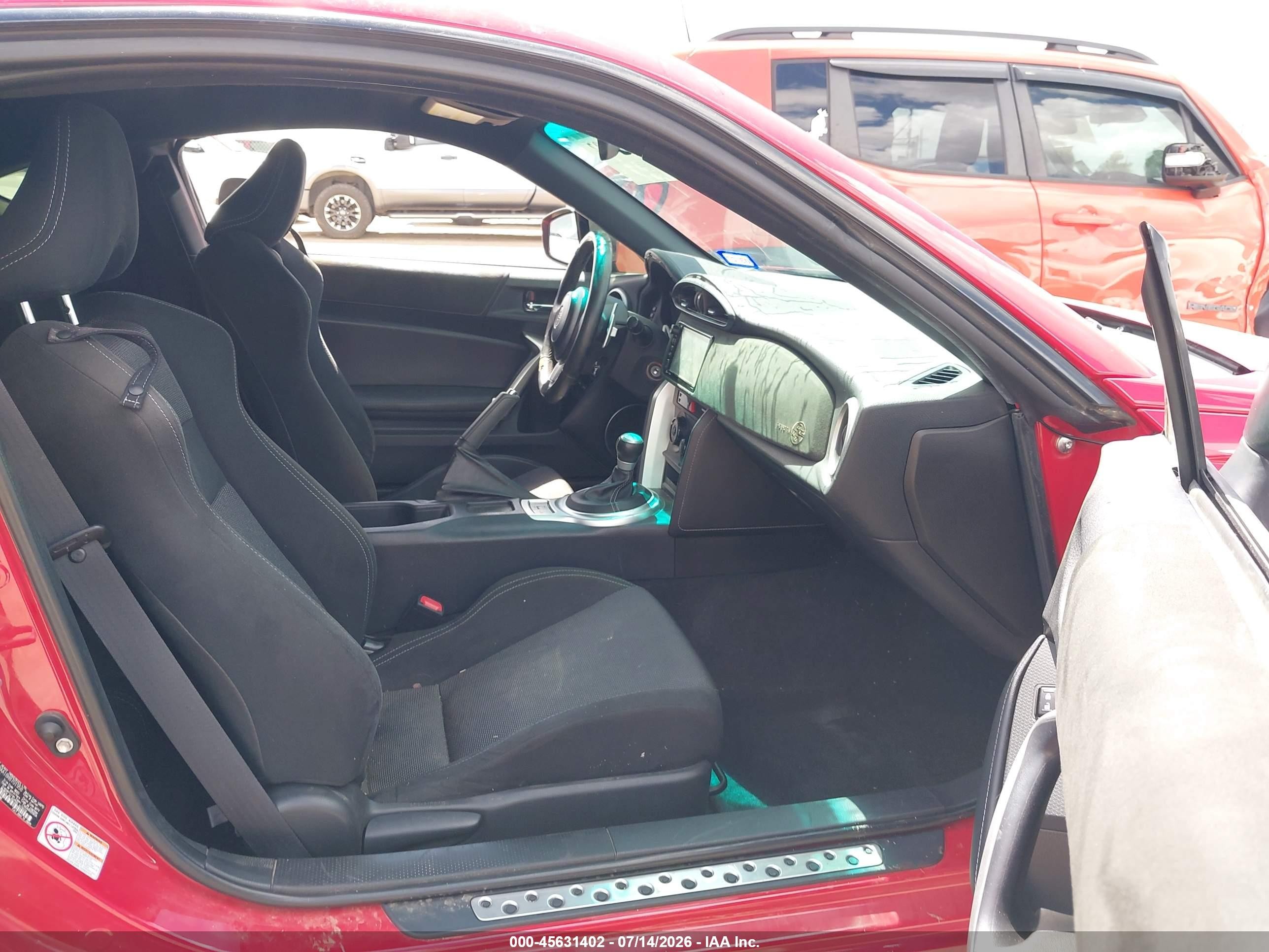 2017 Toyota 86   Red vin: JF1ZNAA18H8701958