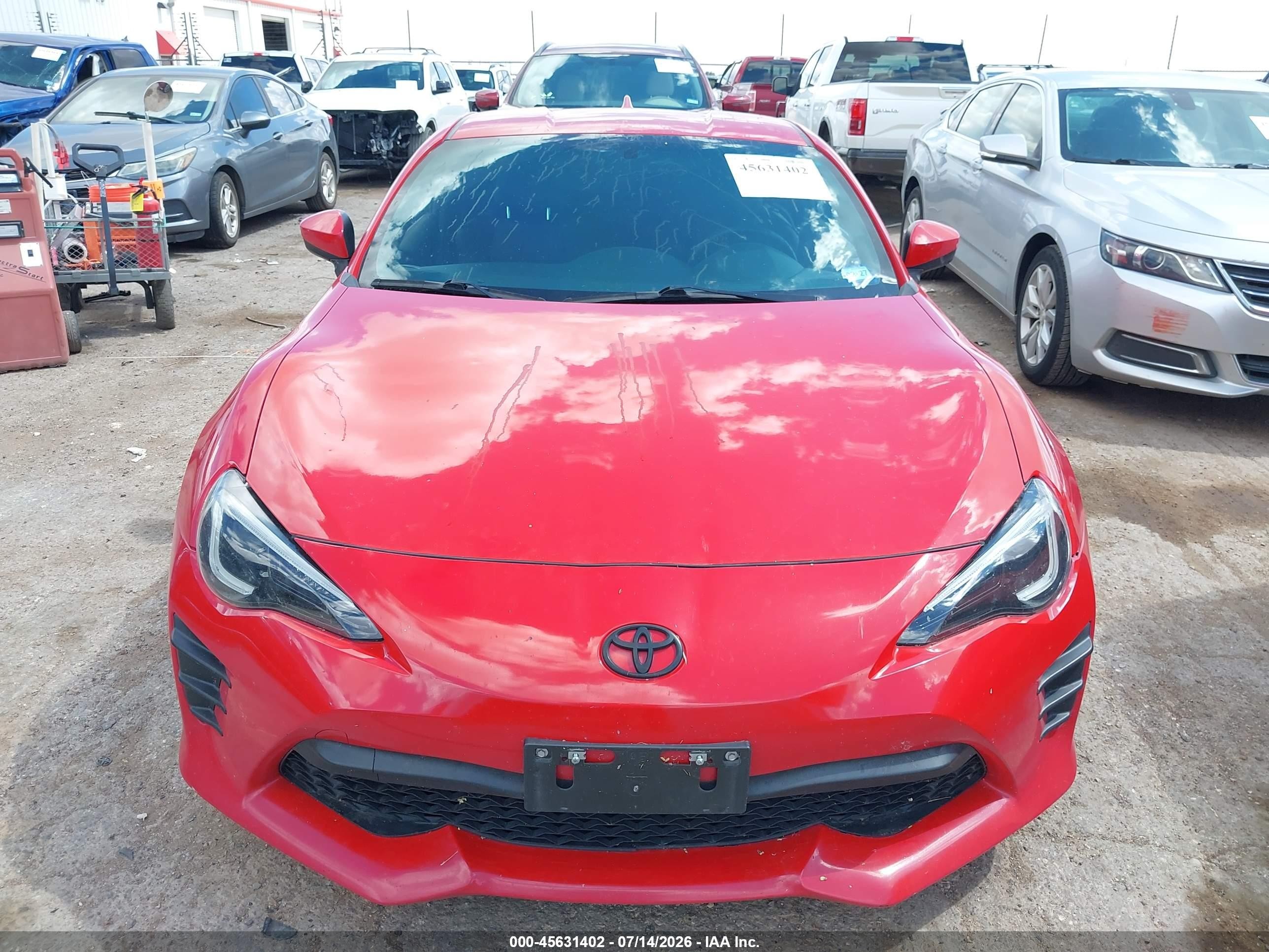 2017 Toyota 86   Red vin: JF1ZNAA18H8701958