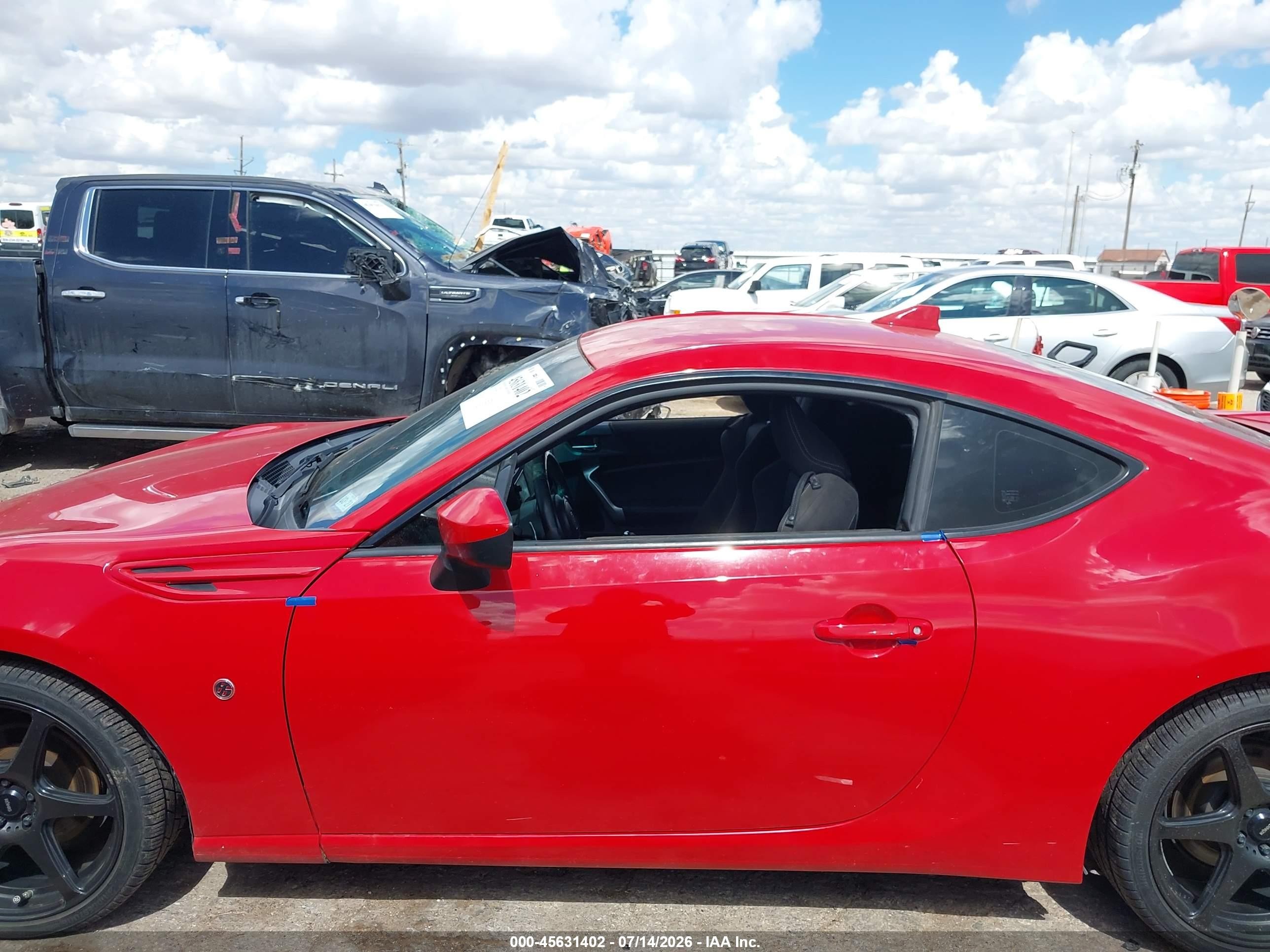 2017 Toyota 86   Red vin: JF1ZNAA18H8701958