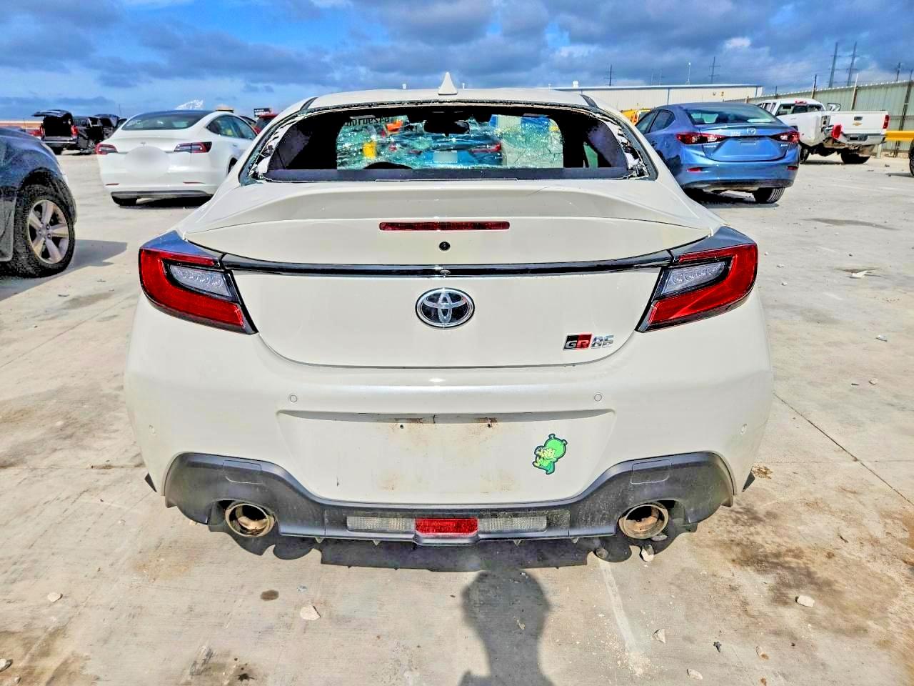 2025 Toyota Gr 86 Premium White vin: JF1ZNBE14S8758732